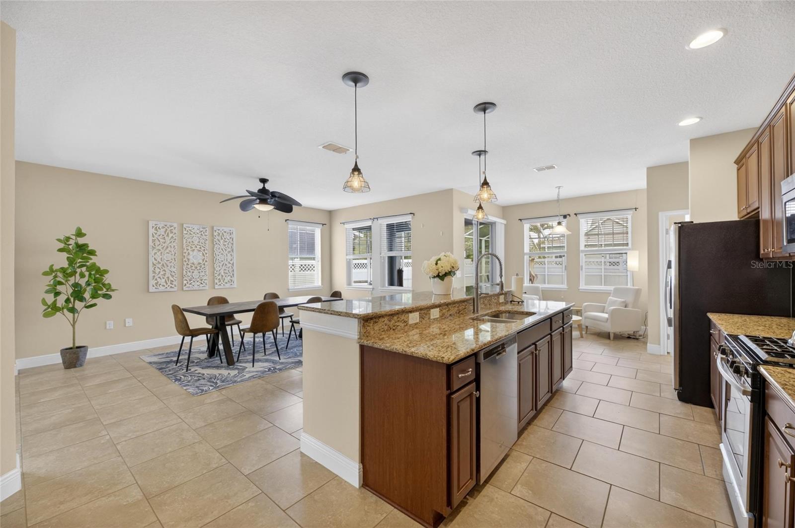 513 MANNS HARBOR DR, APOLLO BEACH, FL, 33572