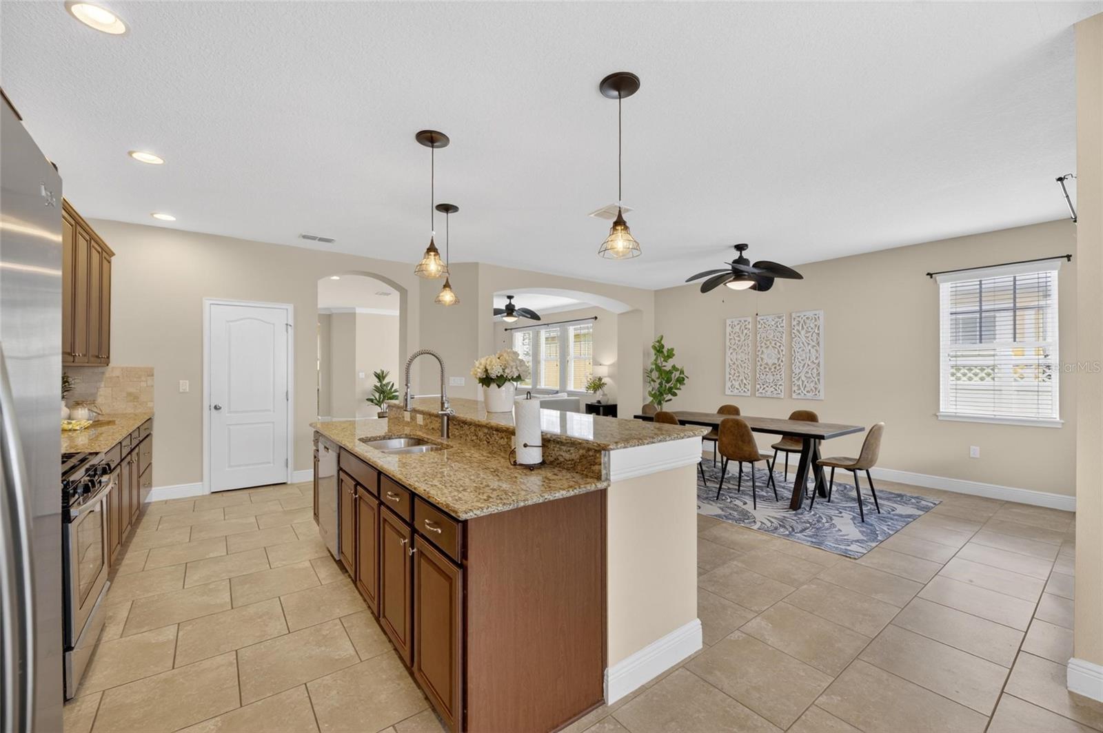 513 MANNS HARBOR DR, APOLLO BEACH, FL, 33572