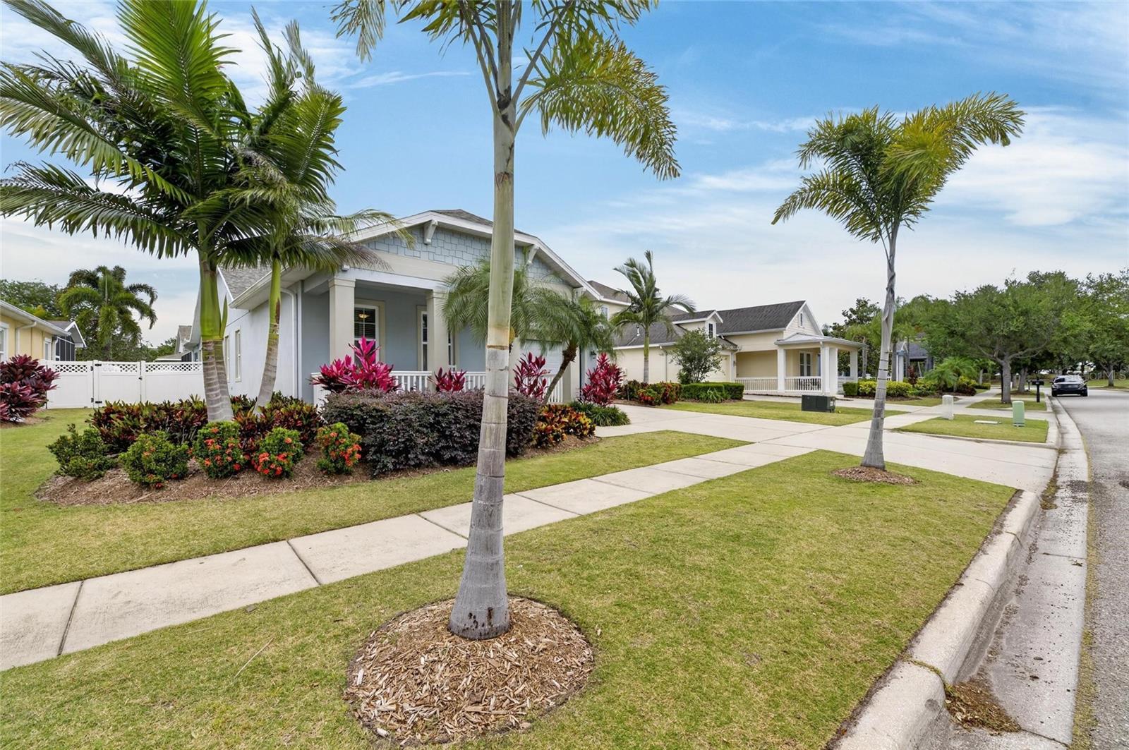 513 MANNS HARBOR DR, APOLLO BEACH, FL, 33572