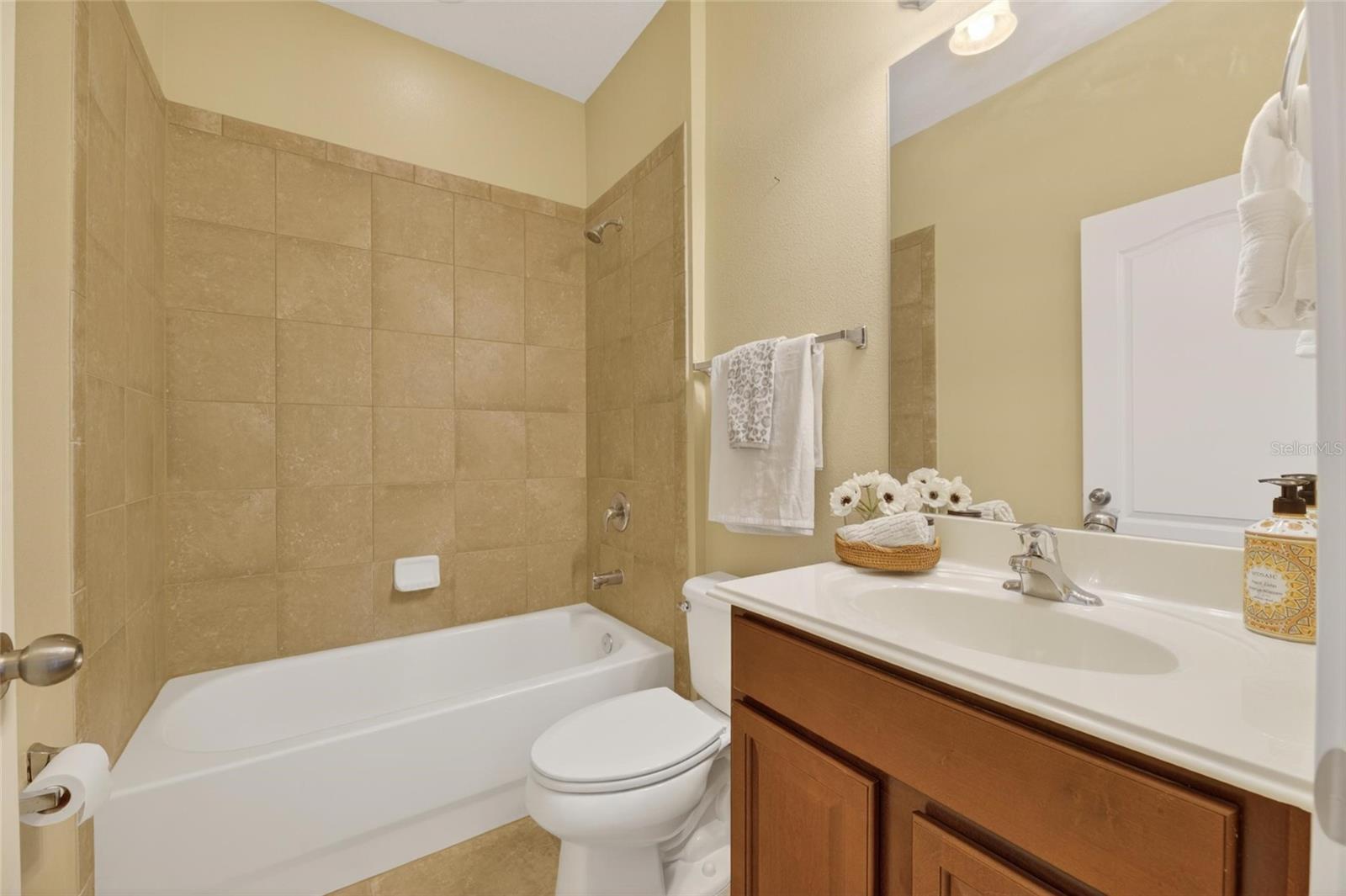 513 MANNS HARBOR DR, APOLLO BEACH, FL, 33572