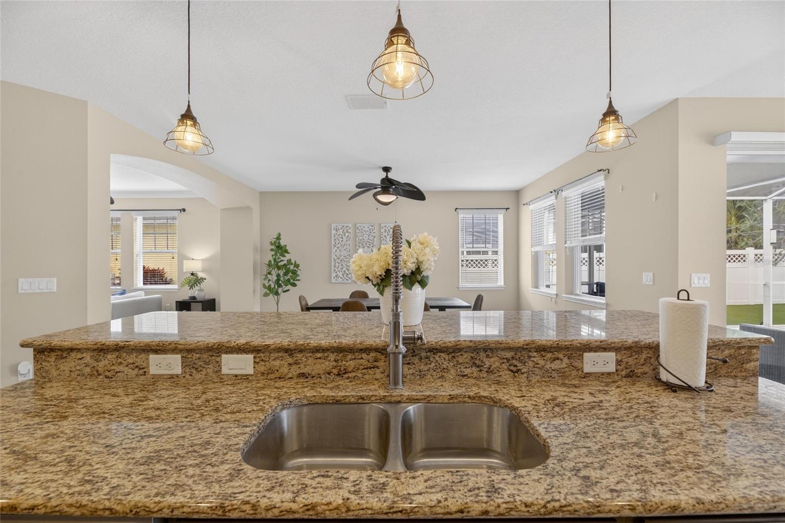 513 MANNS HARBOR DR, APOLLO BEACH, FL, 33572