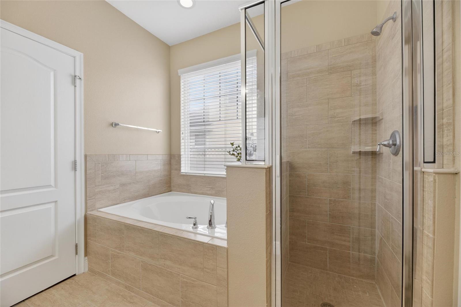 513 MANNS HARBOR DR, APOLLO BEACH, FL, 33572