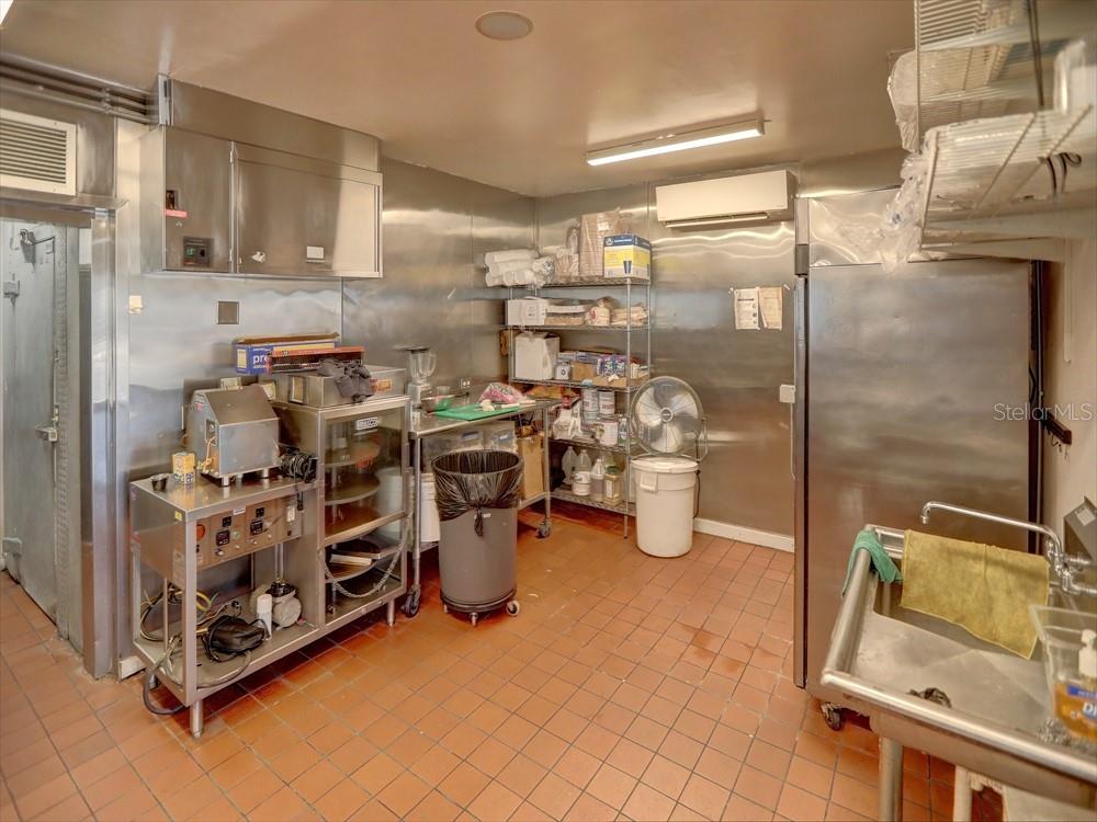 1881 W FAIRBANKS AVE, WINTER PARK, FL, 32789