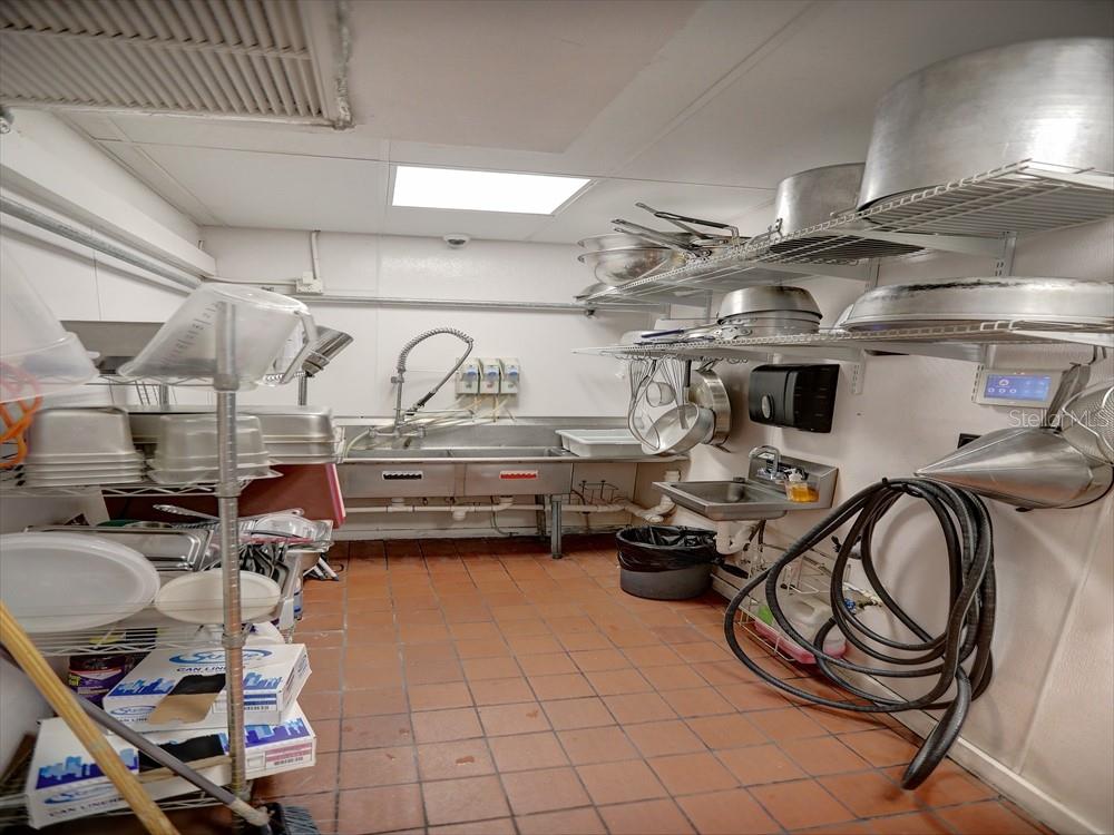 1881 W FAIRBANKS AVE, WINTER PARK, FL, 32789