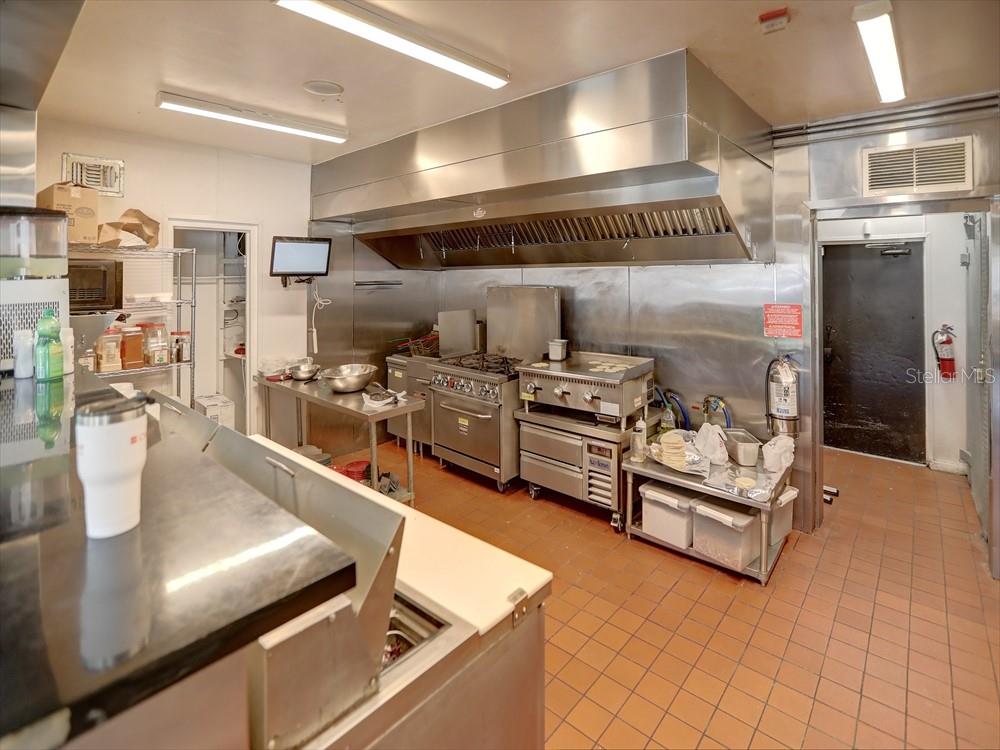 1881 W FAIRBANKS AVE, WINTER PARK, FL, 32789