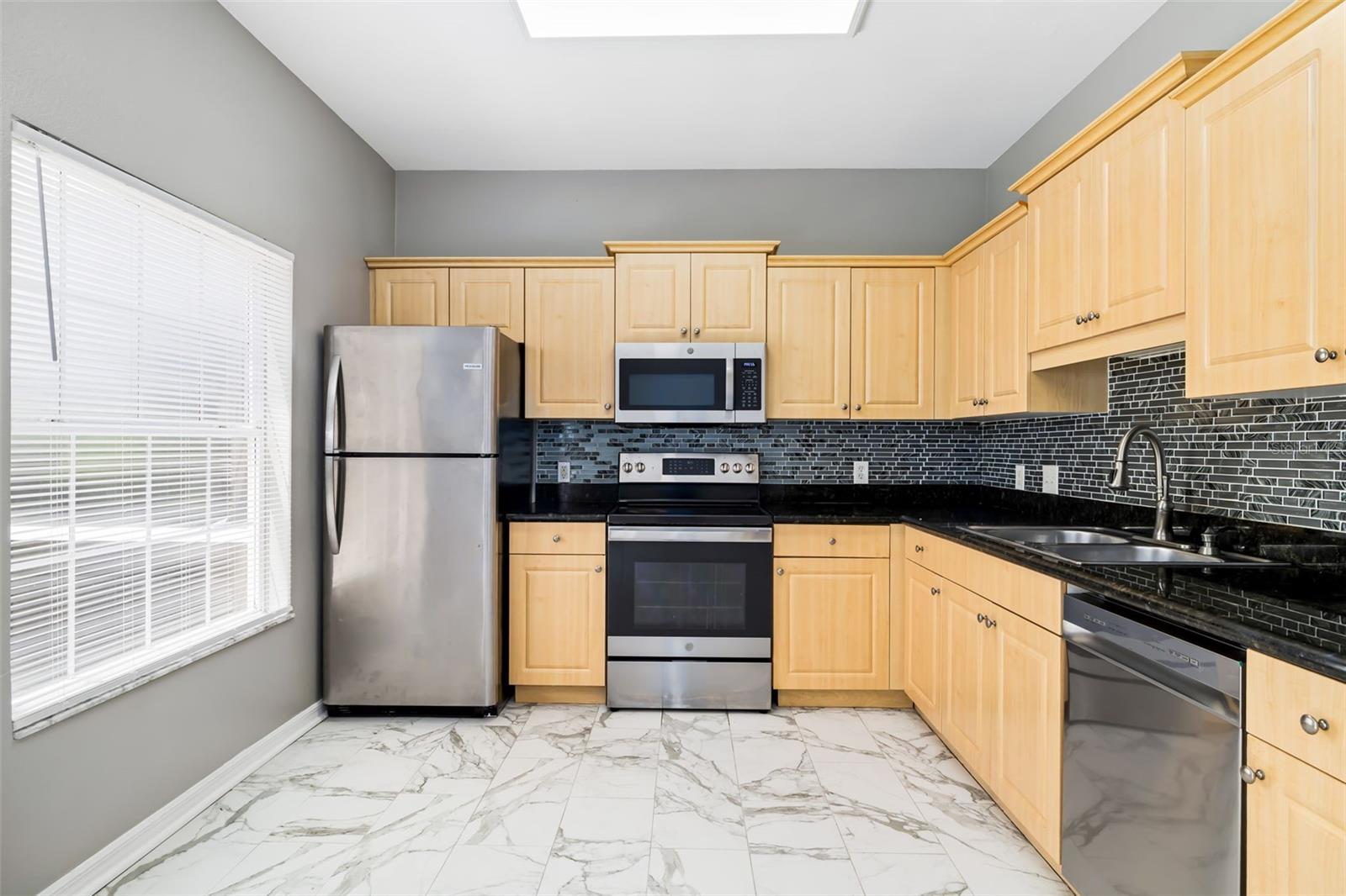 7653 PLANTATION CIR, BRADENTON, FL, 34201