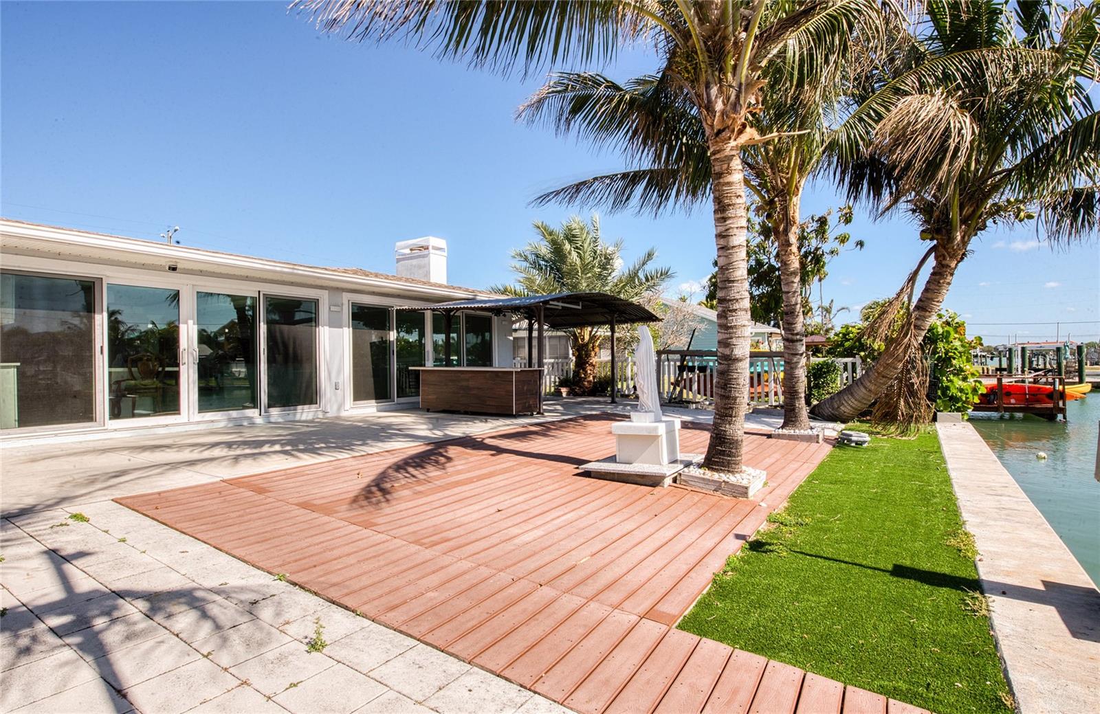 551 CRYSTAL DR, MADEIRA BEACH, FL, 33708