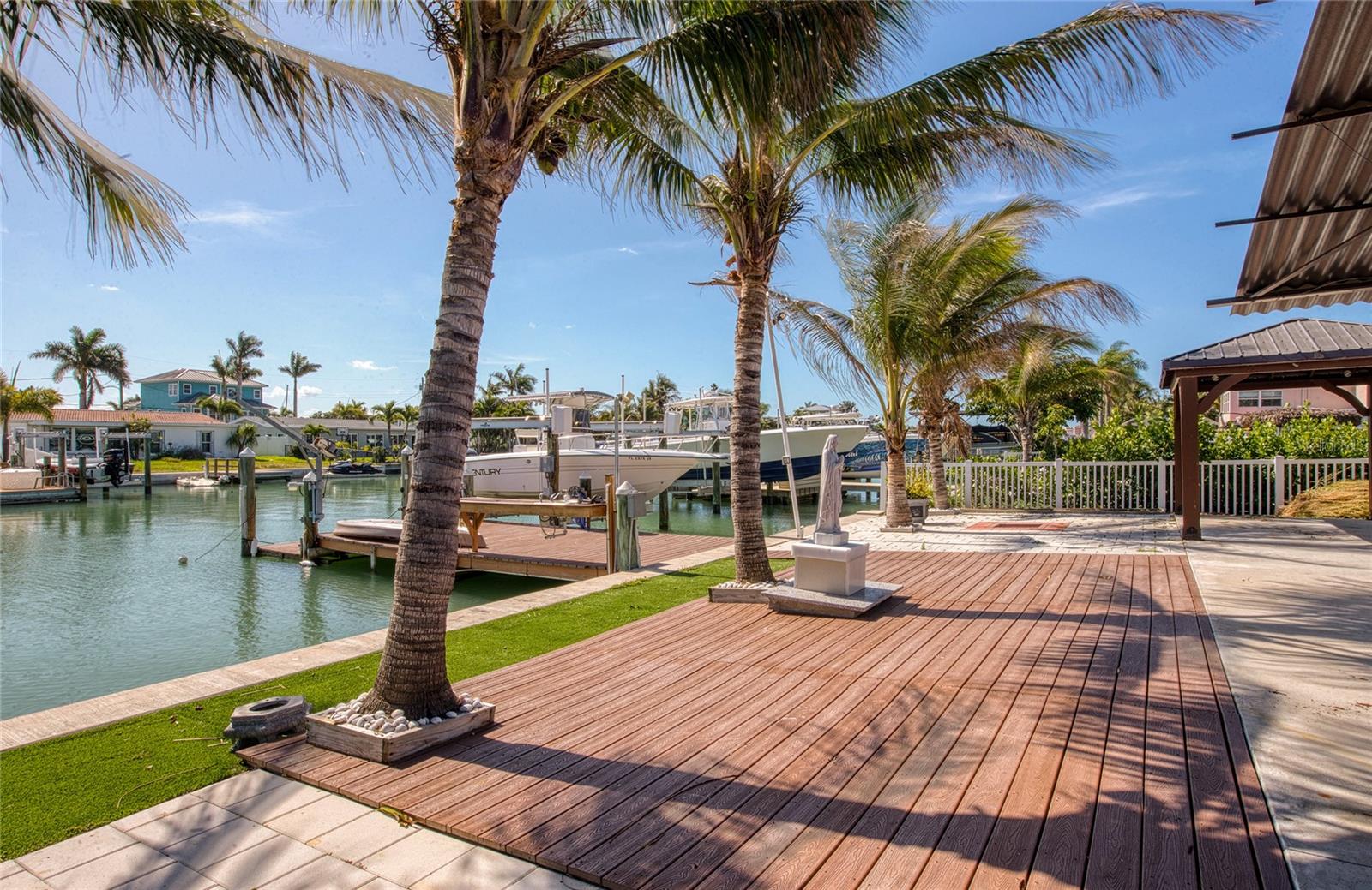 551 CRYSTAL DR, MADEIRA BEACH, FL, 33708