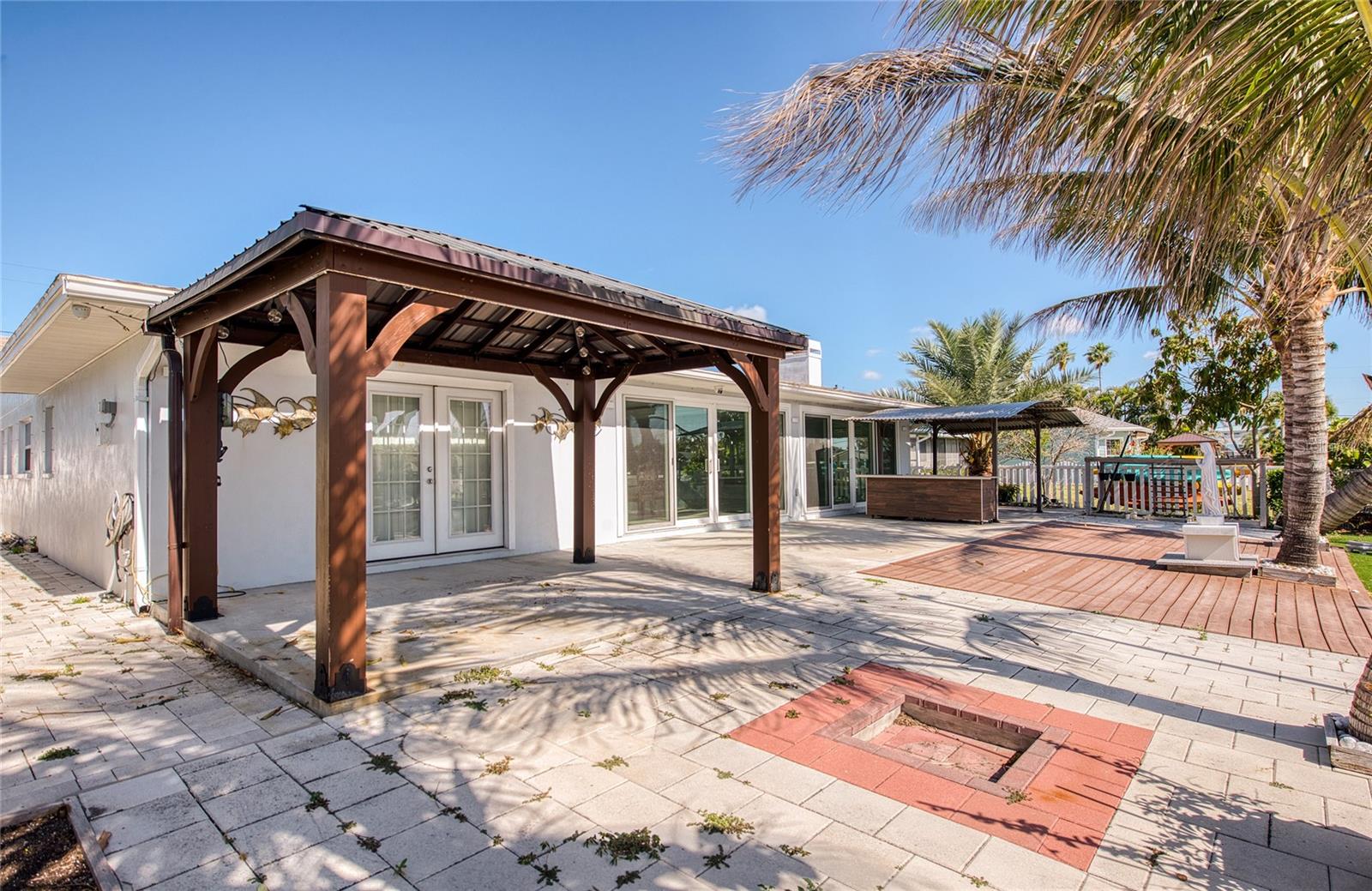 551 CRYSTAL DR, MADEIRA BEACH, FL, 33708