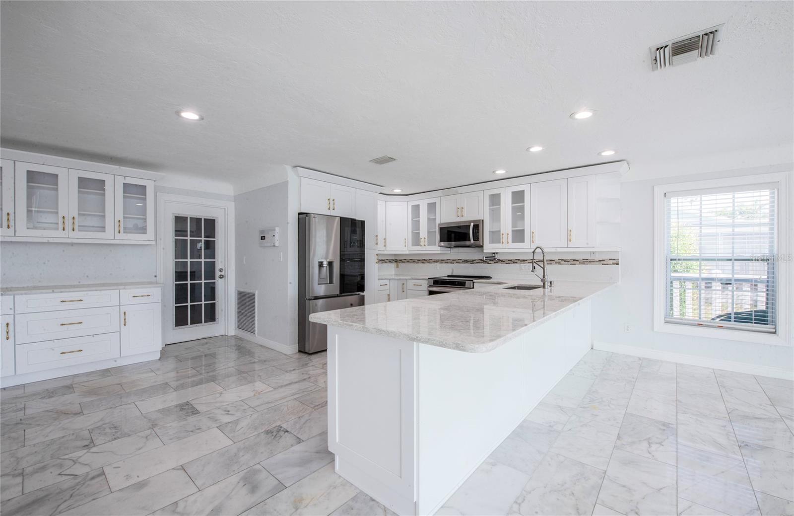 551 CRYSTAL DR, MADEIRA BEACH, FL, 33708