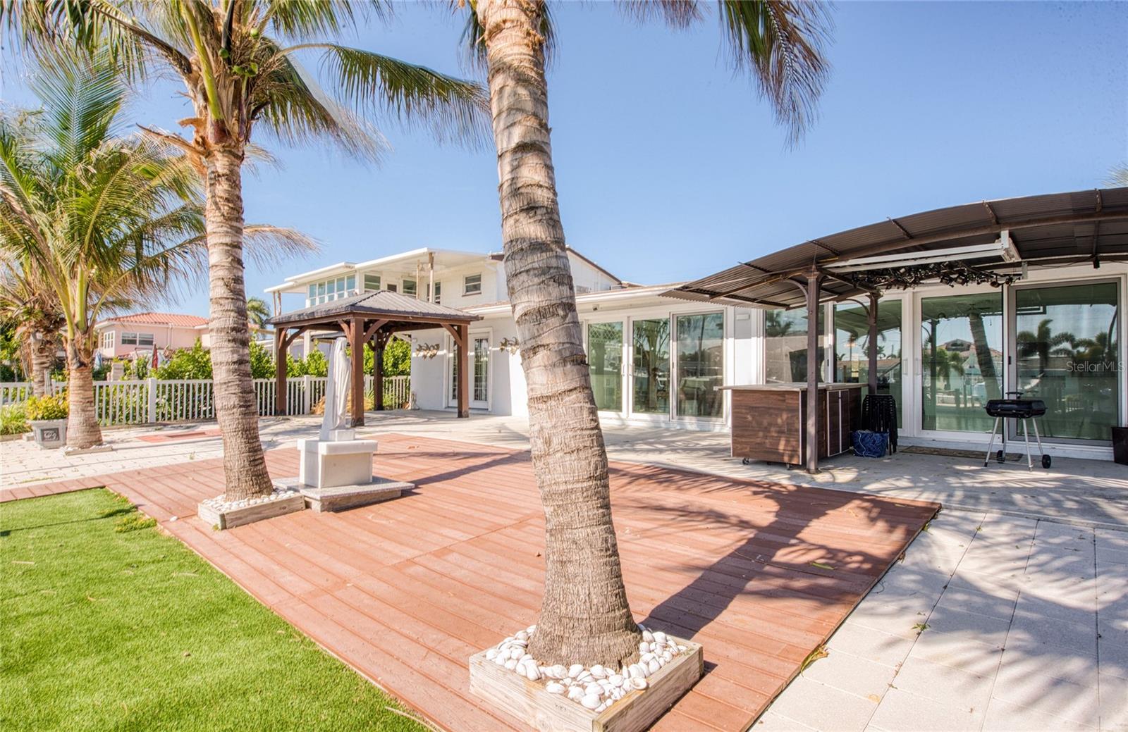 551 CRYSTAL DR, MADEIRA BEACH, FL, 33708