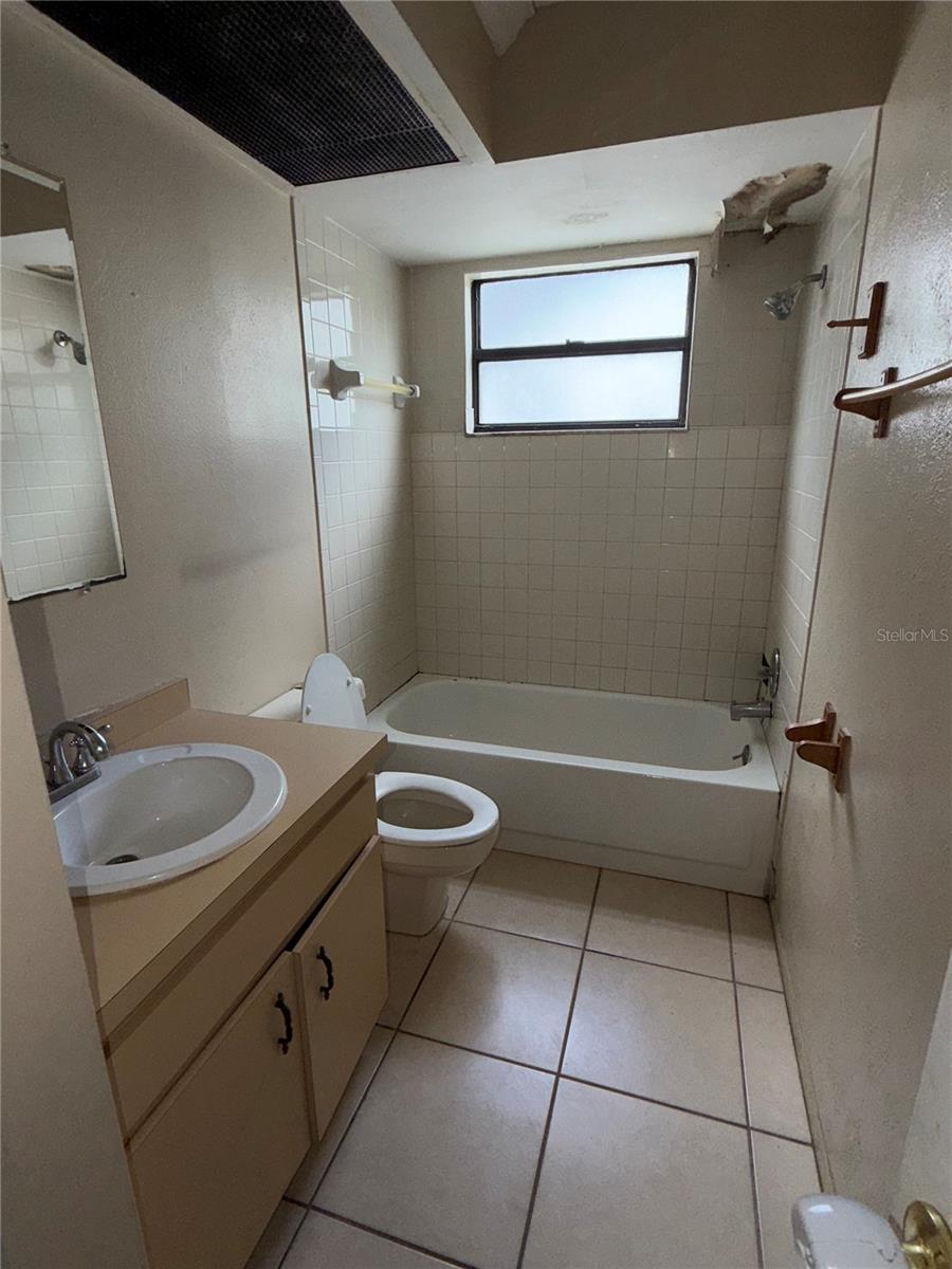 1543 N TUTTLE AVE, SARASOTA, FL, 34237