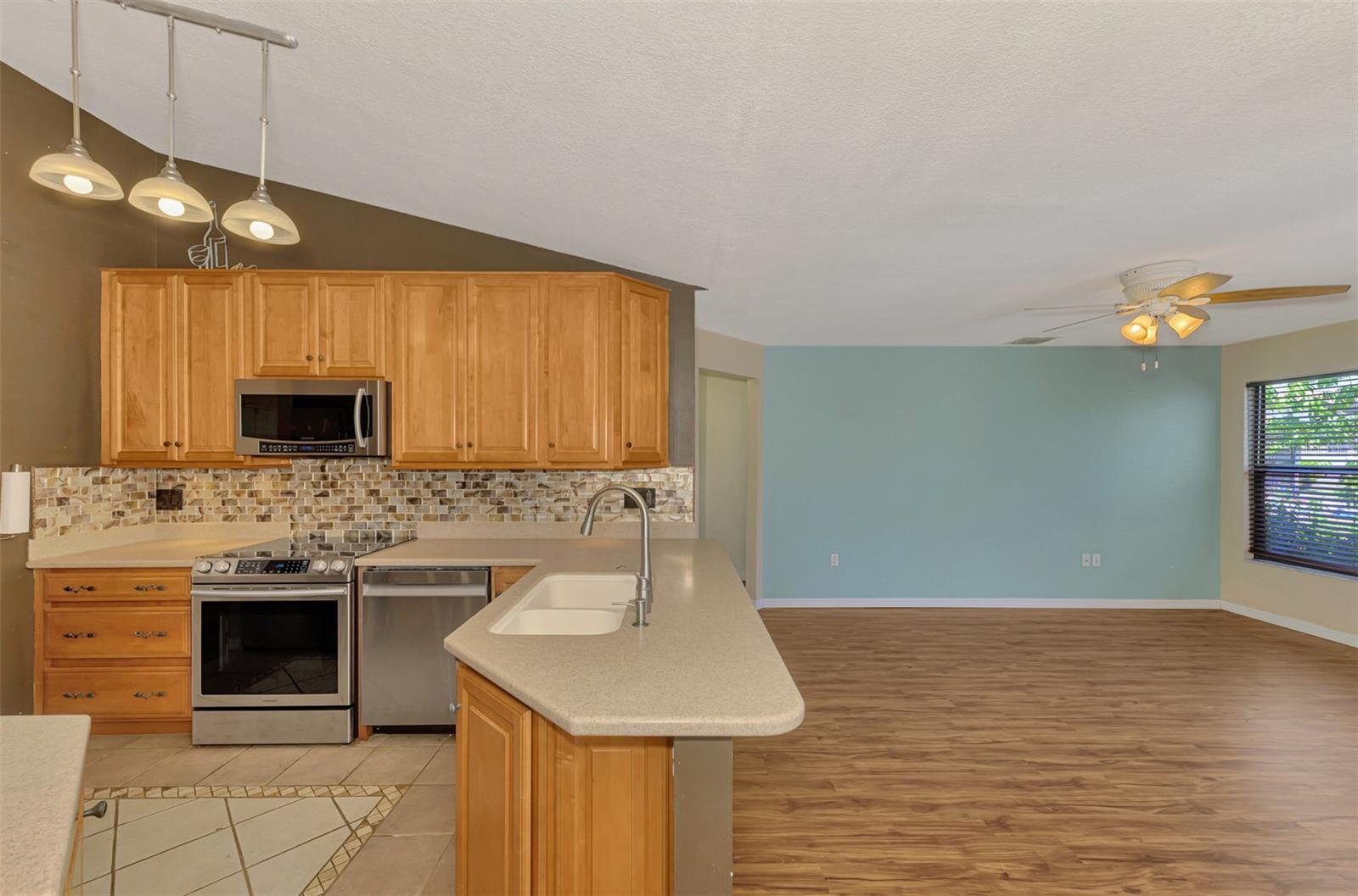 7805 38TH CT E, SARASOTA, FL, 34243