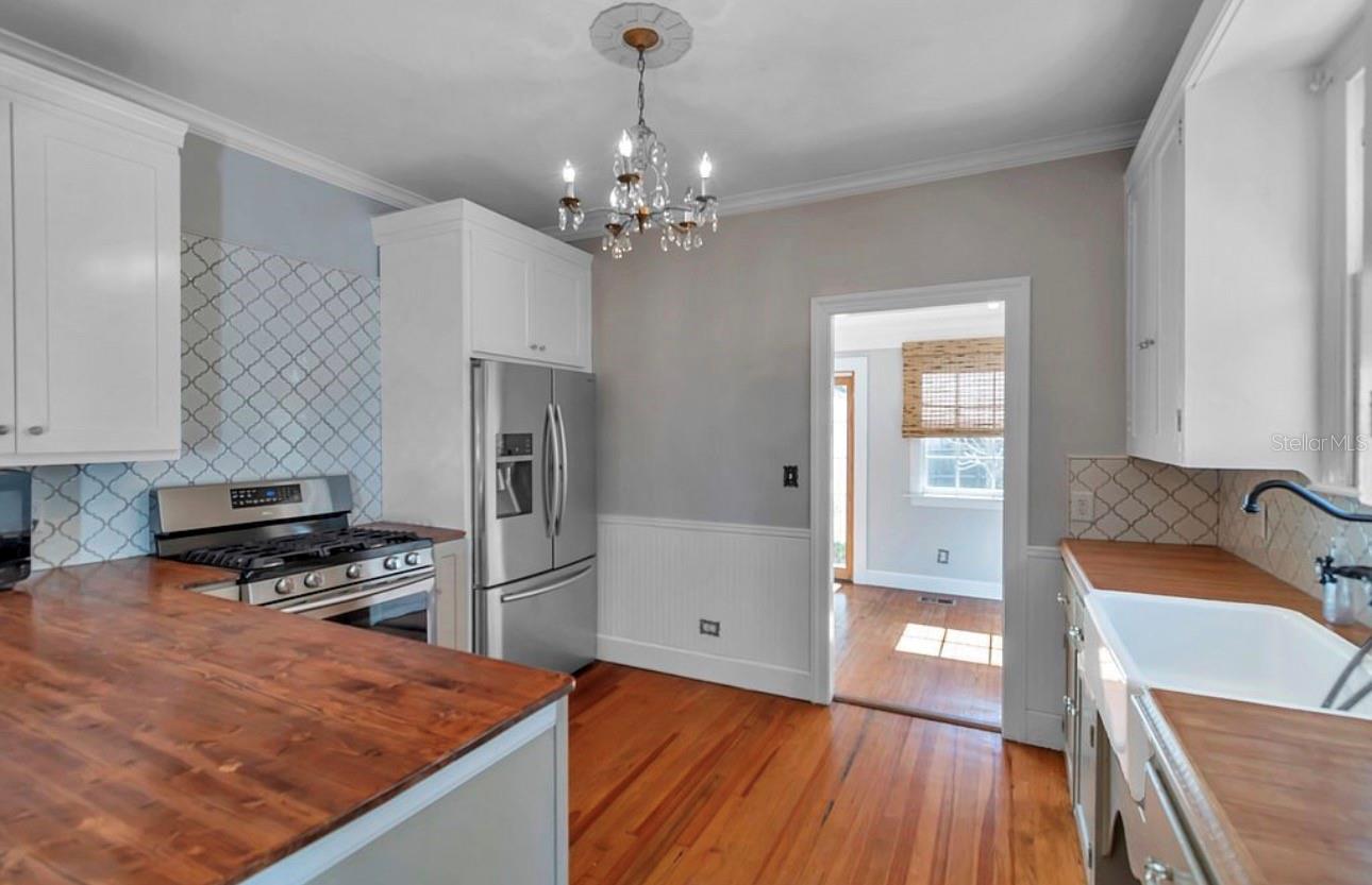 316 18TH AVE NE, ST PETERSBURG, FL, 33704