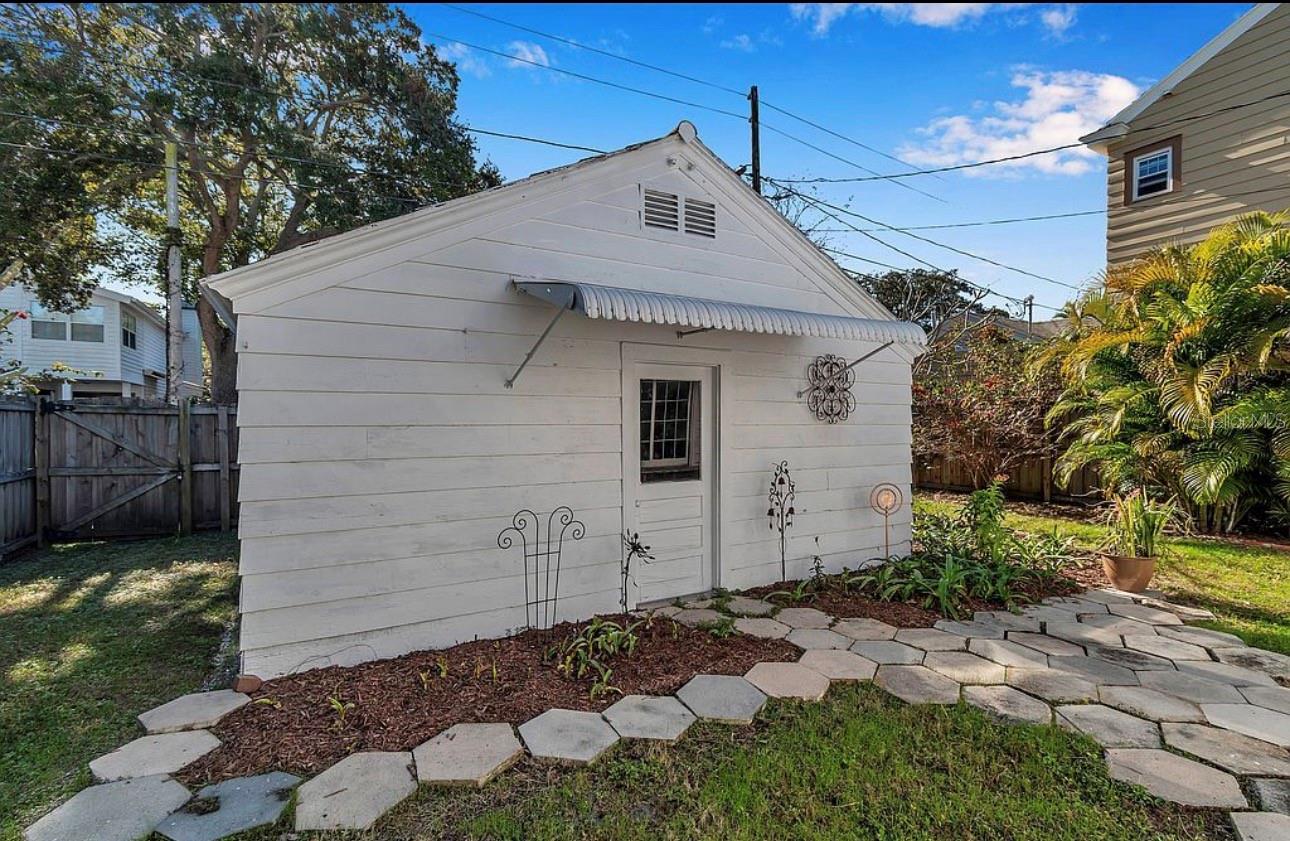 316 18TH AVE NE, ST PETERSBURG, FL, 33704