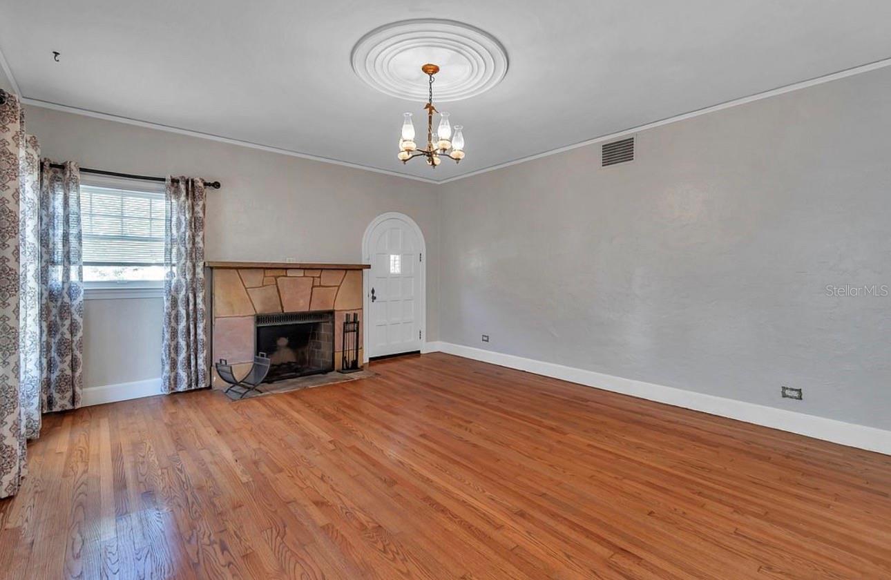 316 18TH AVE NE, ST PETERSBURG, FL, 33704