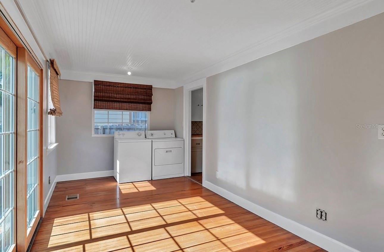 316 18TH AVE NE, ST PETERSBURG, FL, 33704