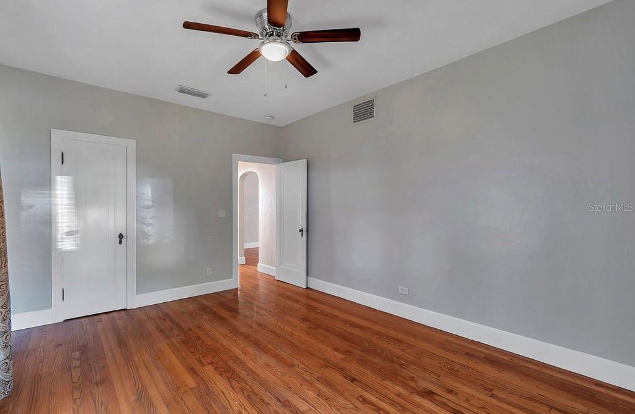 316 18TH AVE NE, ST PETERSBURG, FL, 33704