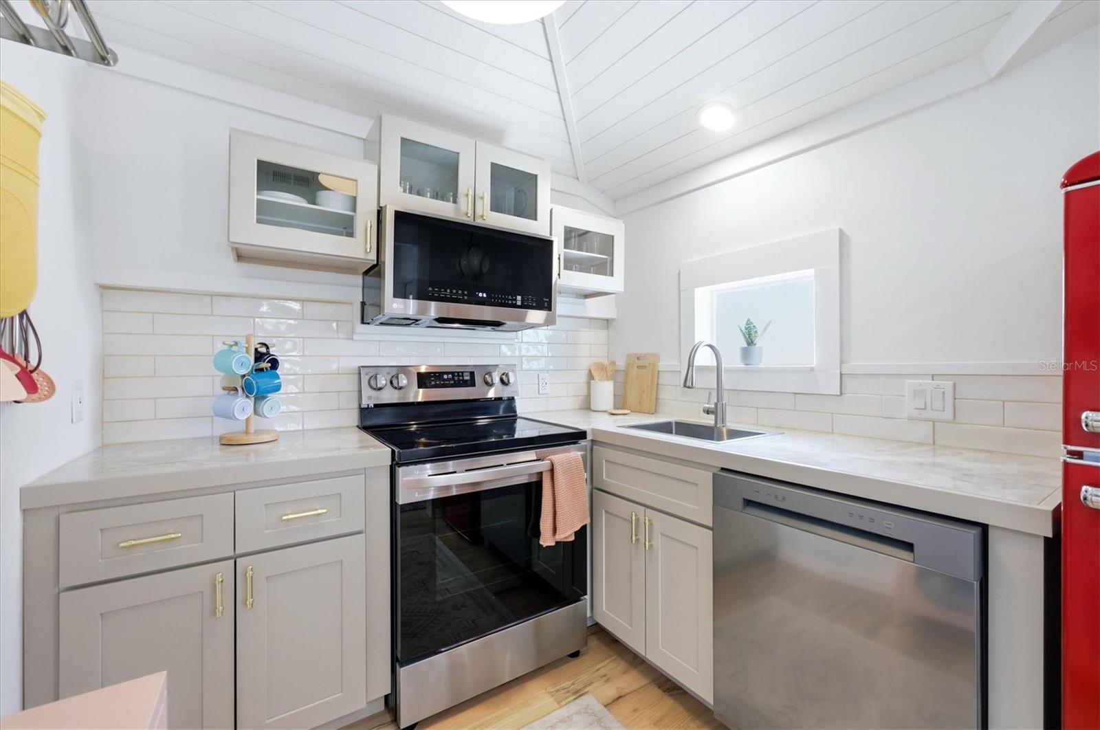 301 28TH ST W, BRADENTON, FL, 34205