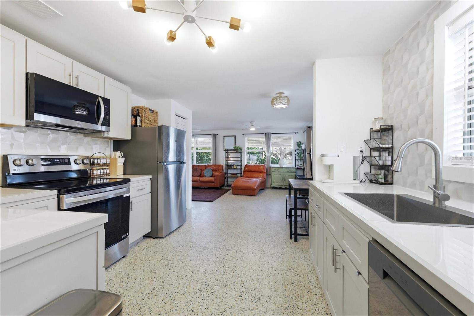 301 28TH ST W, BRADENTON, FL, 34205