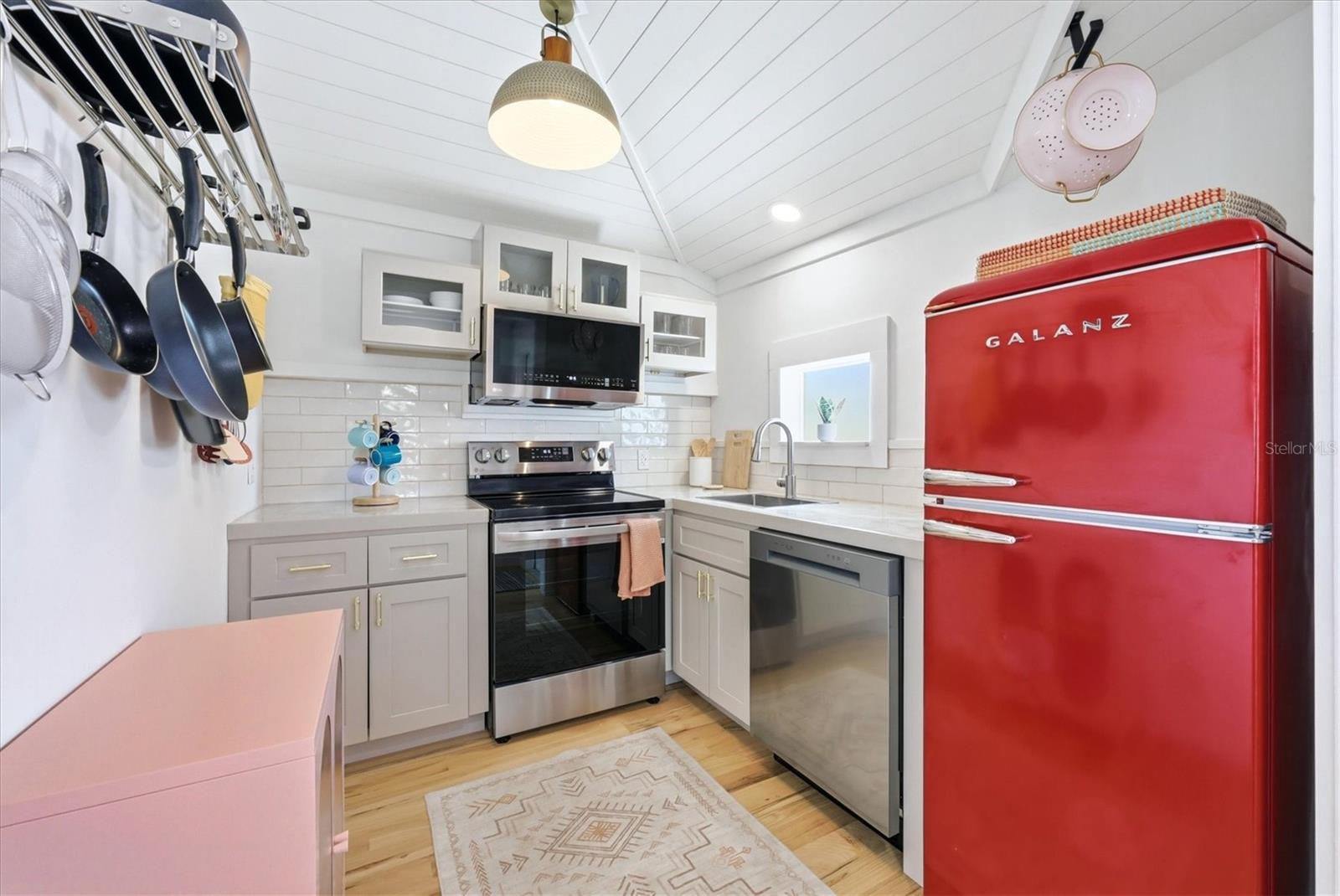 301 28TH ST W, BRADENTON, FL, 34205