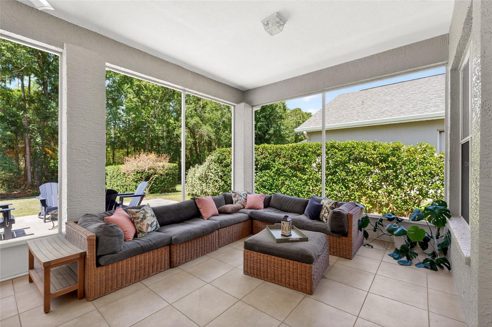 8712 TANTALLON CIR, TAMPA, FL, 33647