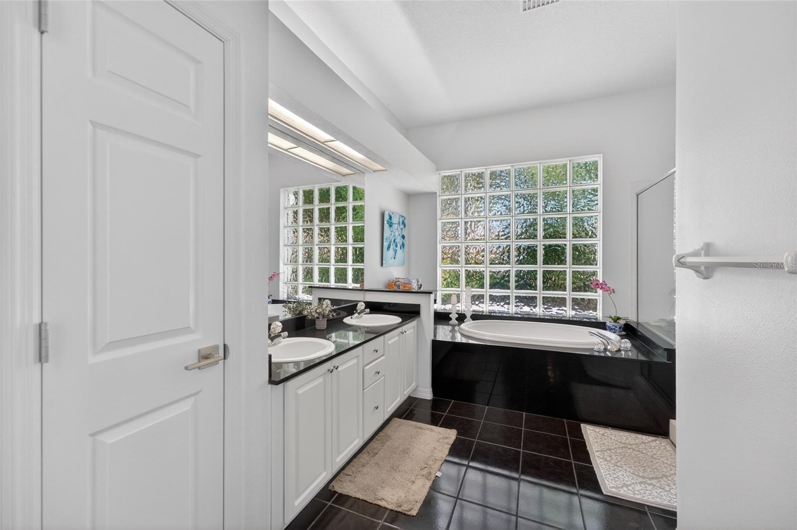 8712 TANTALLON CIR, TAMPA, FL, 33647