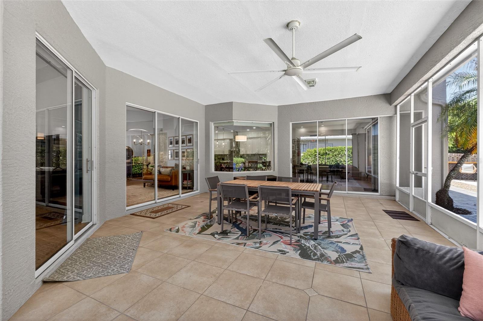 8712 TANTALLON CIR, TAMPA, FL, 33647