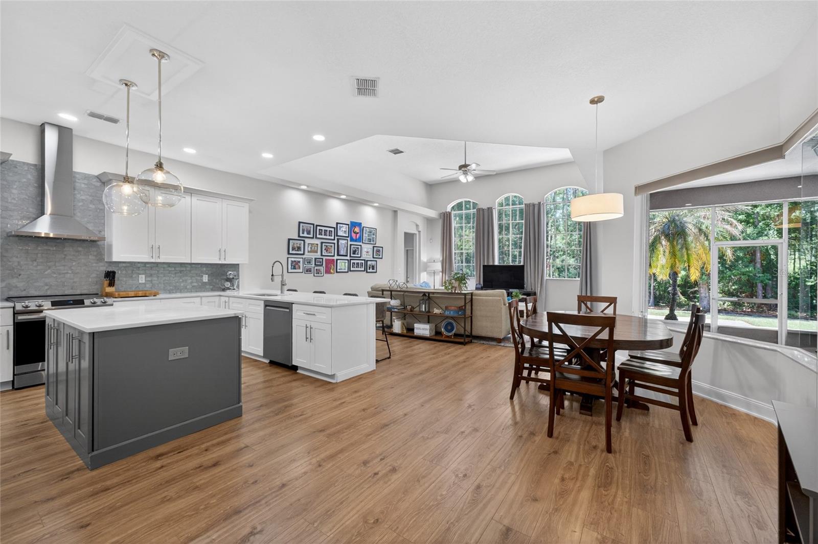 8712 TANTALLON CIR, TAMPA, FL, 33647
