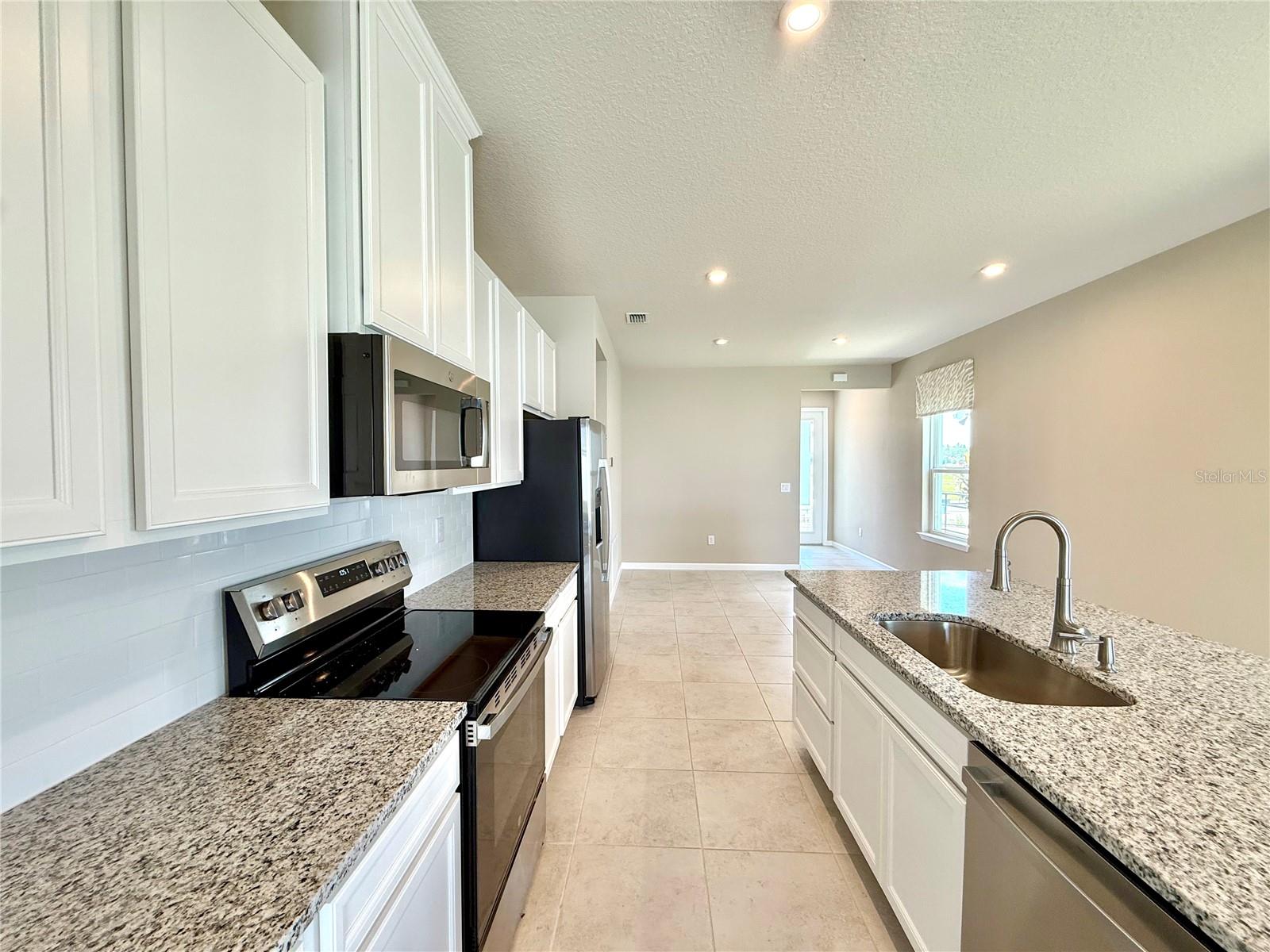 2467 WHITE LADYFISH RD, WIMAUMA, FL, 33598