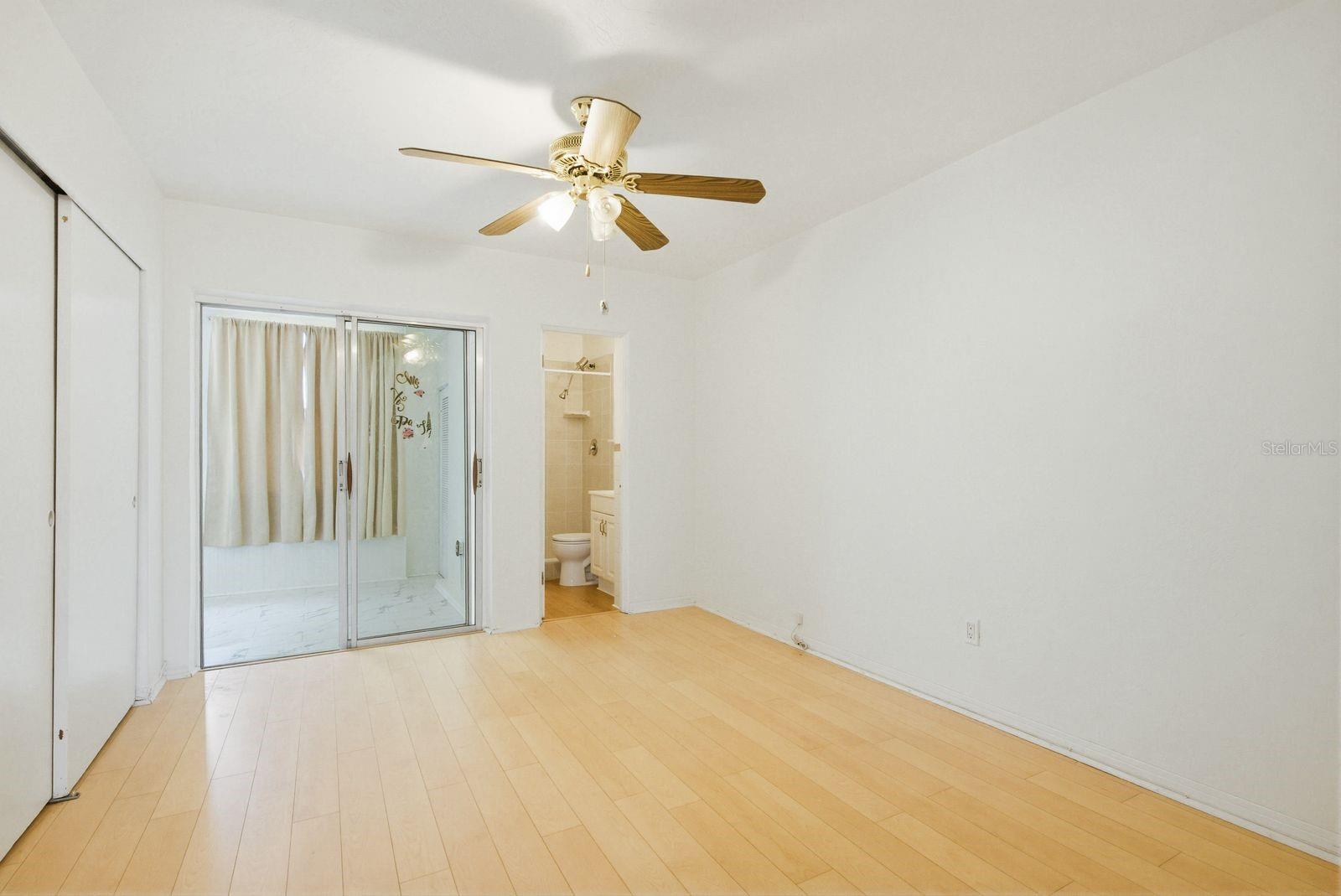 5593 40TH AVE N #418, KENNETH CITY, FL, 33709