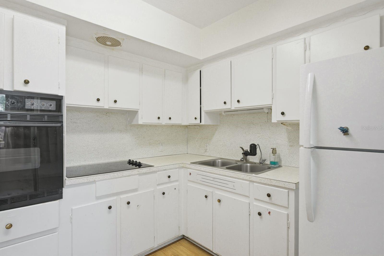 5593 40TH AVE N #418, KENNETH CITY, FL, 33709