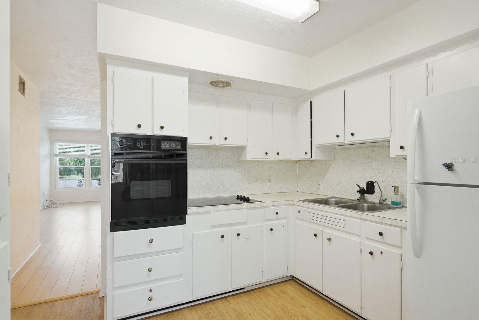 5593 40TH AVE N #418, KENNETH CITY, FL, 33709