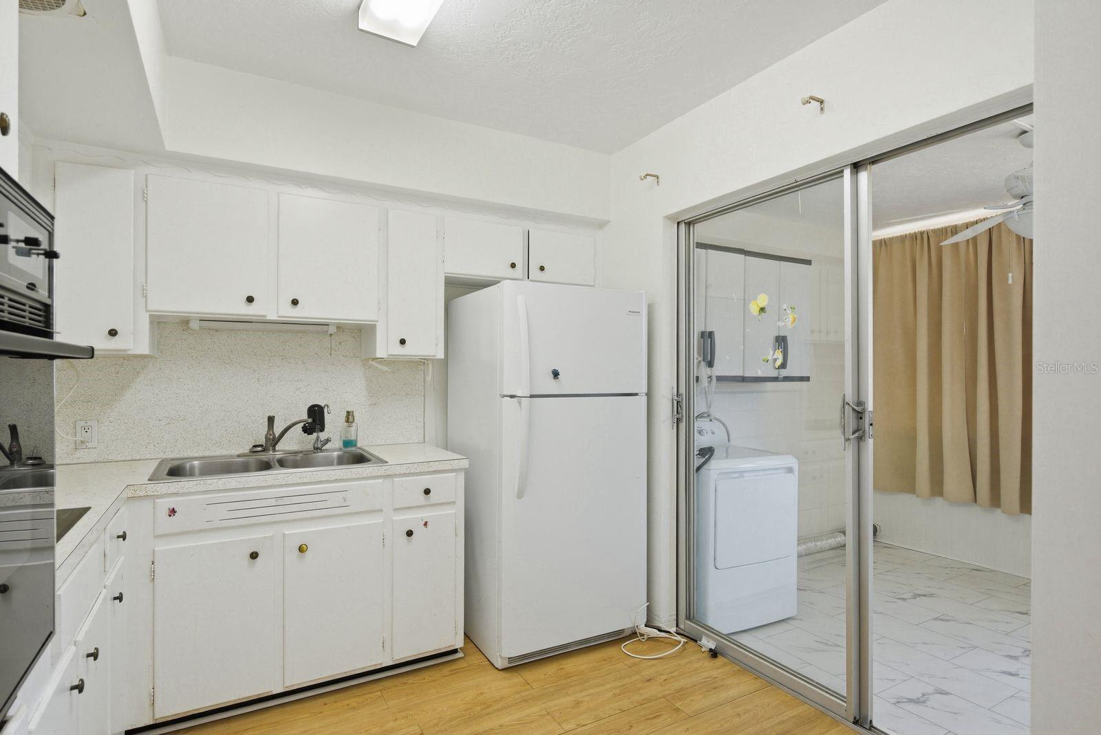 5593 40TH AVE N #418, KENNETH CITY, FL, 33709