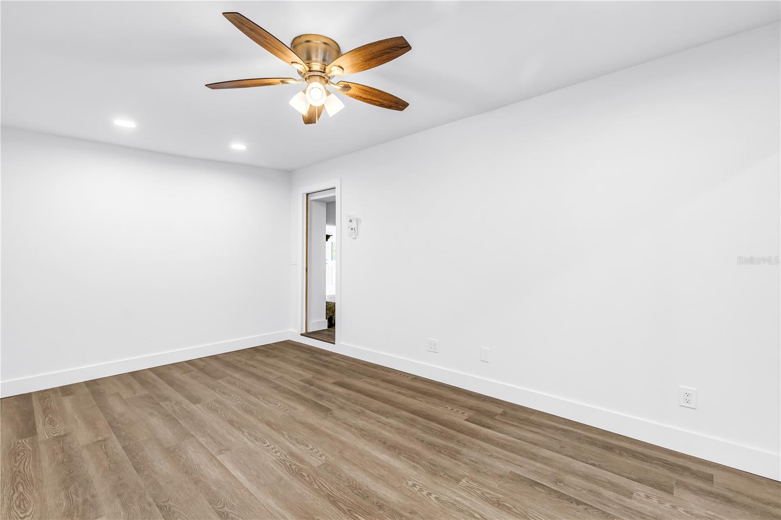 110 NE MONROE CIR N, ST PETERSBURG, FL, 33702