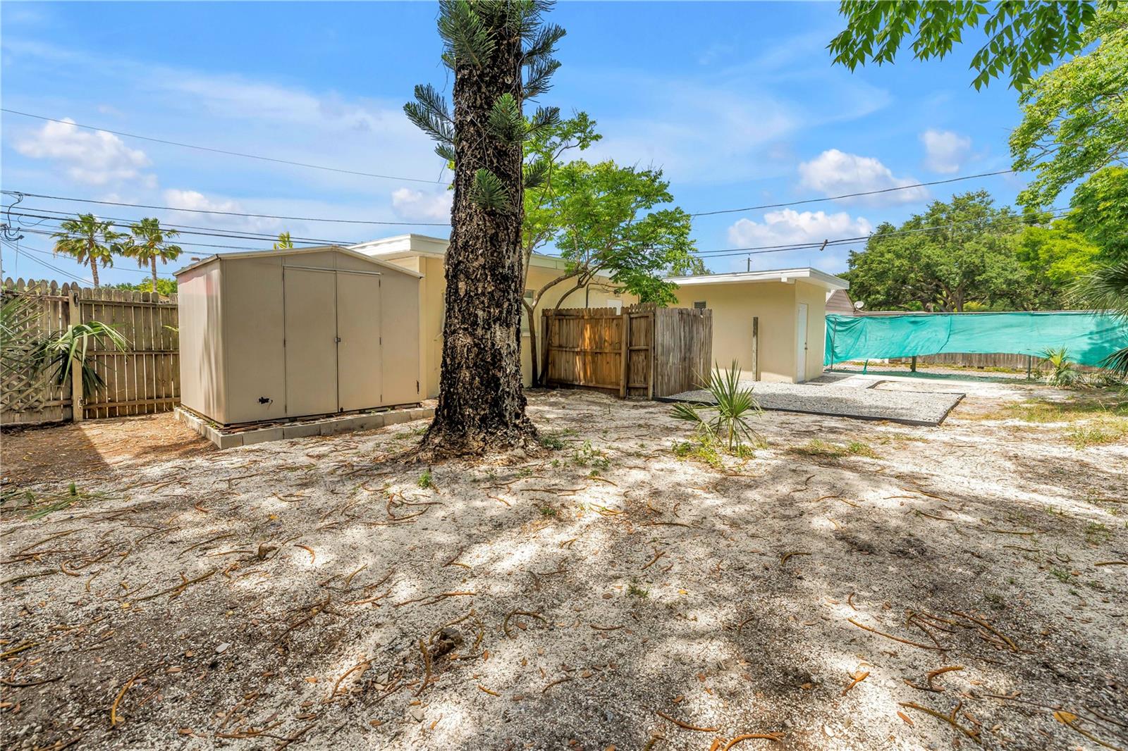 110 NE MONROE CIR N, ST PETERSBURG, FL, 33702