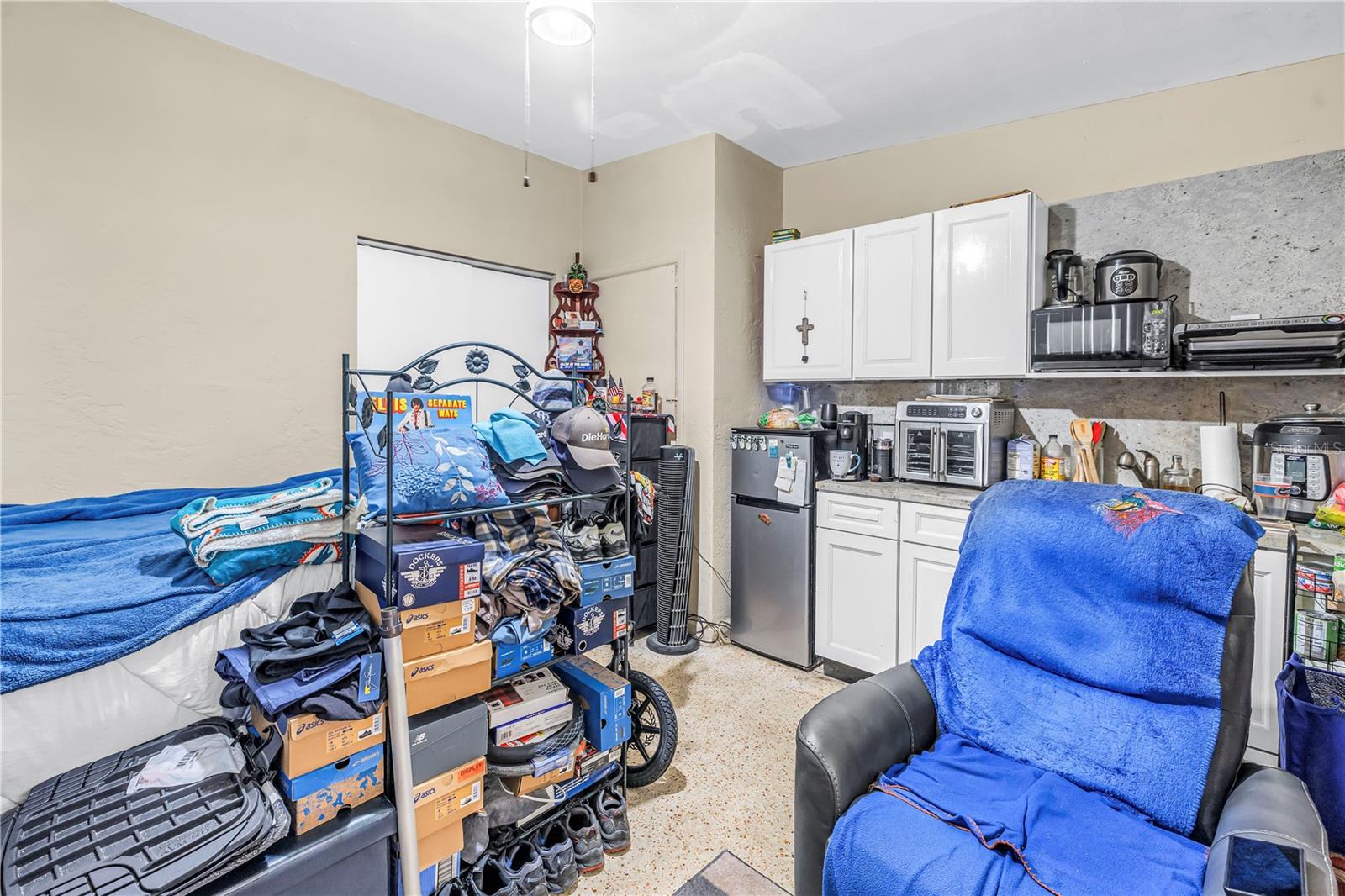 110 NE MONROE CIR N, ST PETERSBURG, FL, 33702