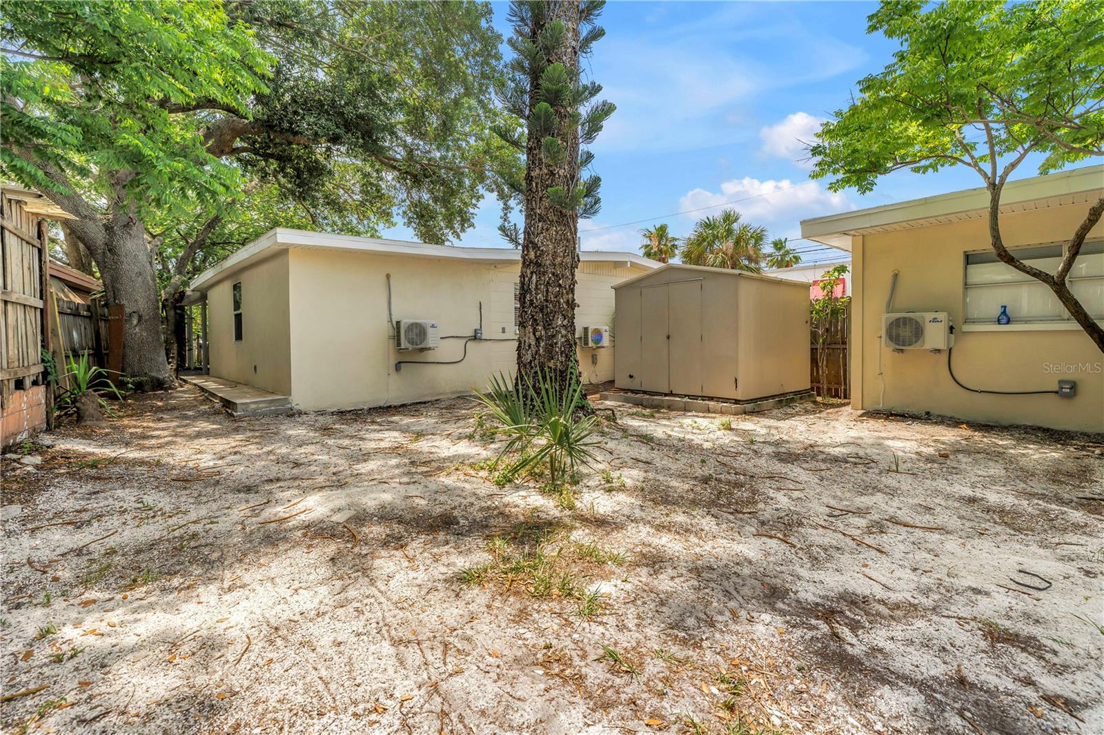 110 NE MONROE CIR N, ST PETERSBURG, FL, 33702