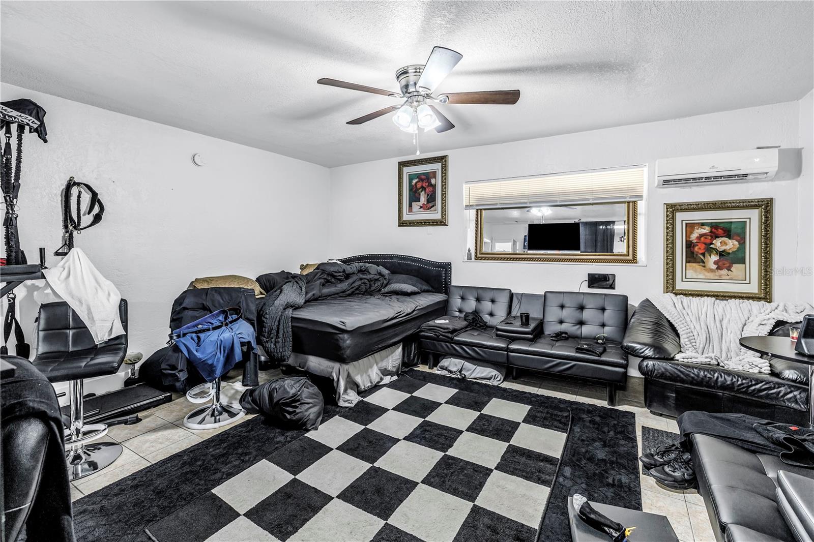 110 NE MONROE CIR N, ST PETERSBURG, FL, 33702