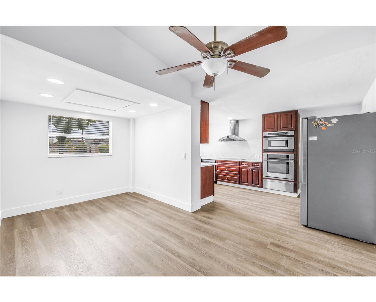 110 NE MONROE CIR N, ST PETERSBURG, FL, 33702