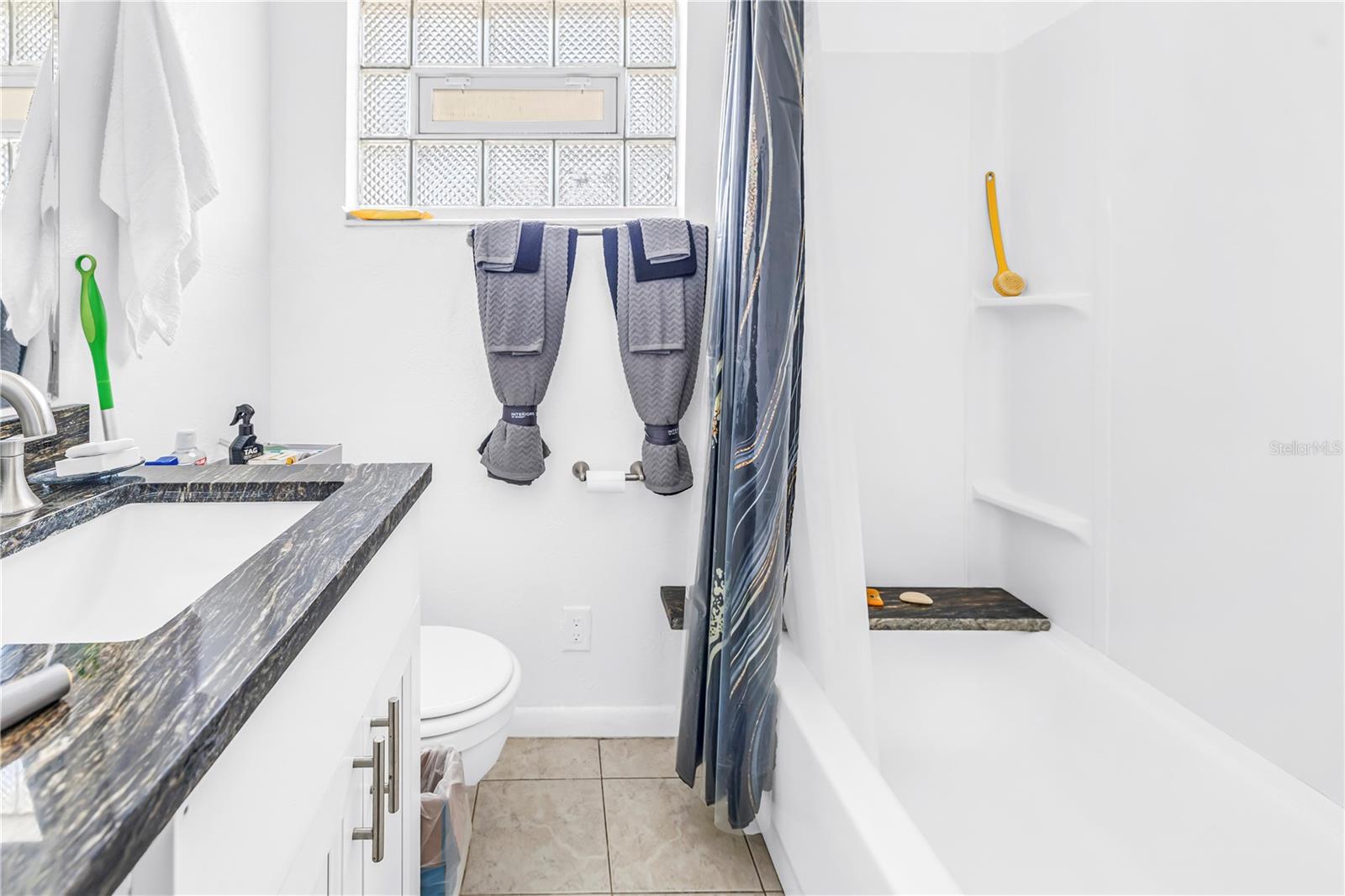 110 NE MONROE CIR N, ST PETERSBURG, FL, 33702