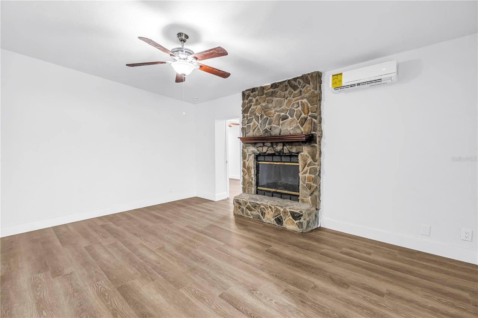 110 NE MONROE CIR N, ST PETERSBURG, FL, 33702