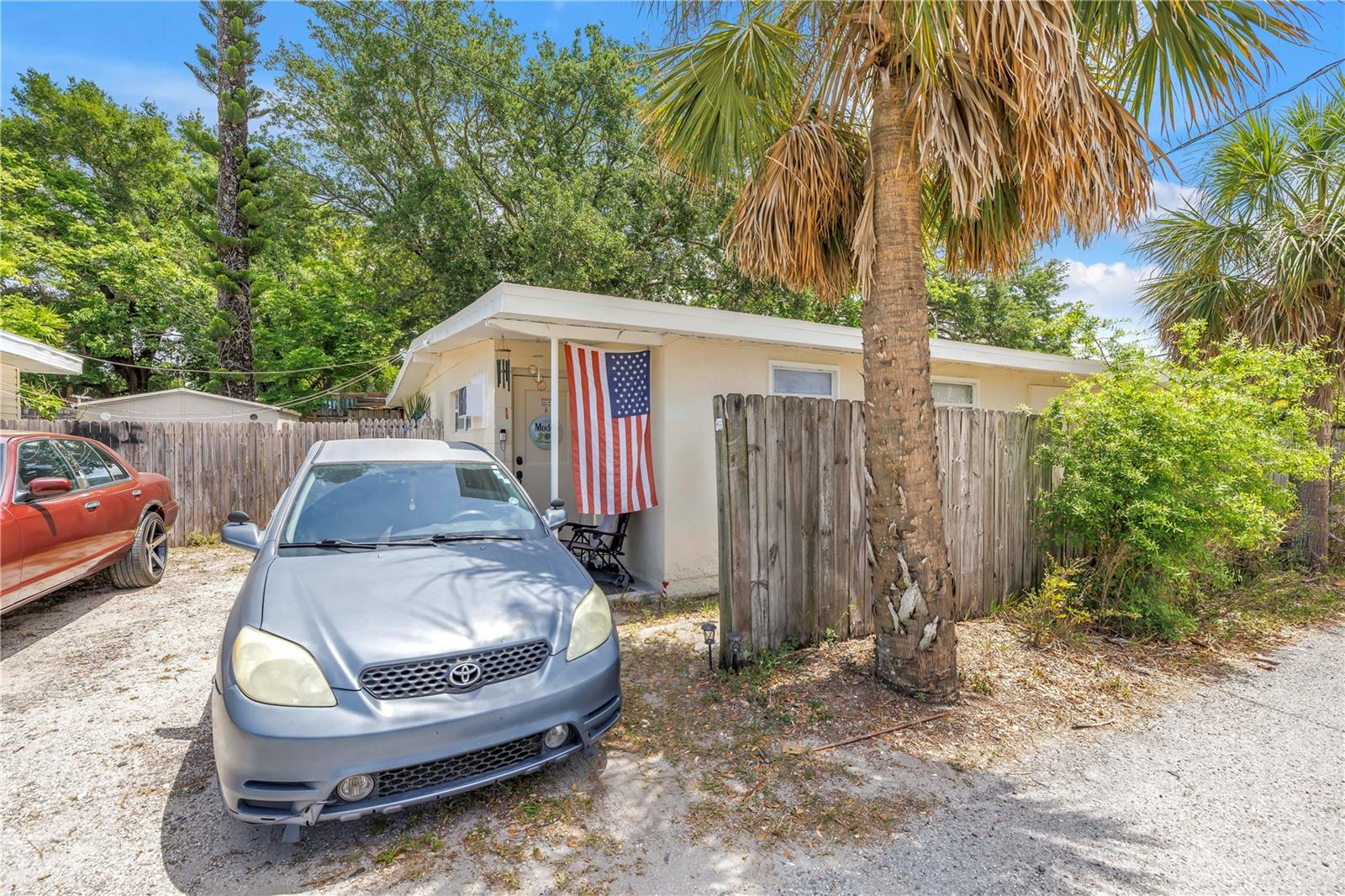 110 NE MONROE CIR N, ST PETERSBURG, FL, 33702