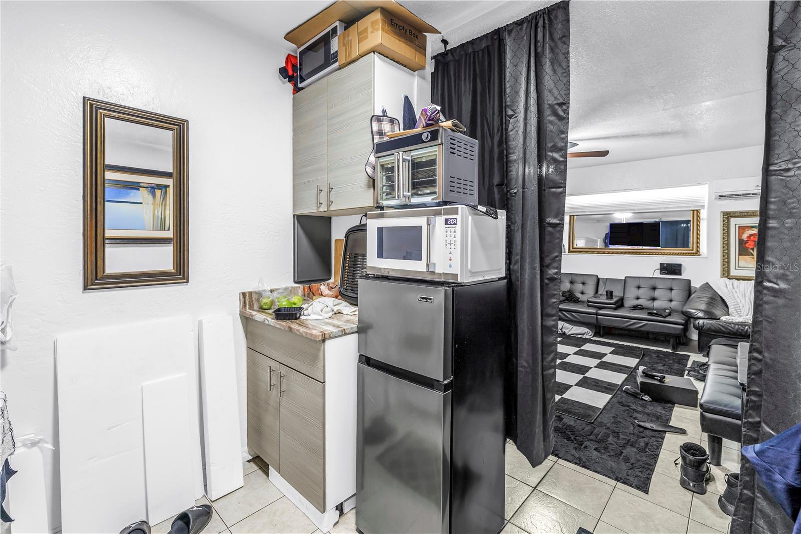 110 NE MONROE CIR N, ST PETERSBURG, FL, 33702