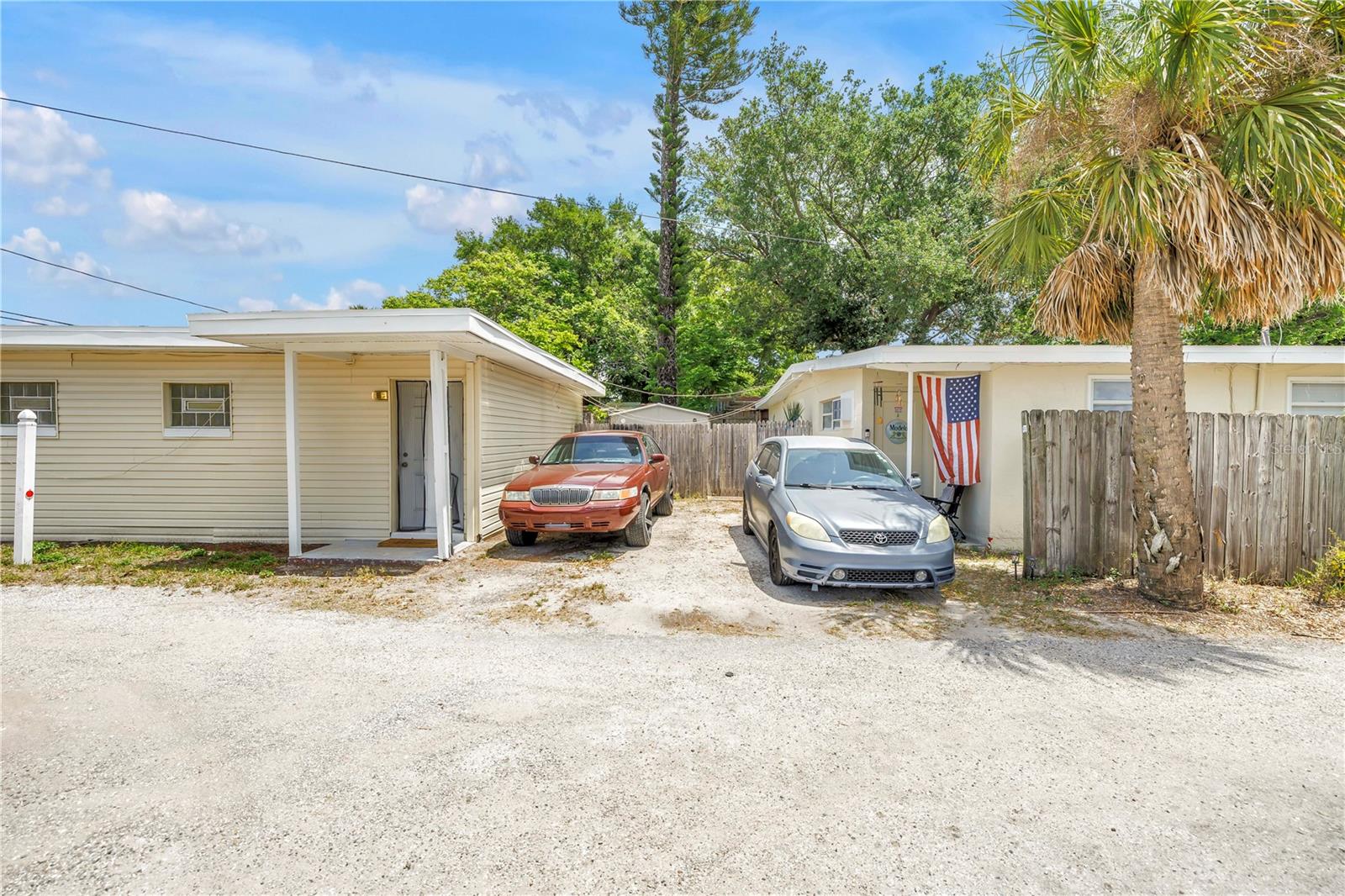 110 NE MONROE CIR N, ST PETERSBURG, FL, 33702