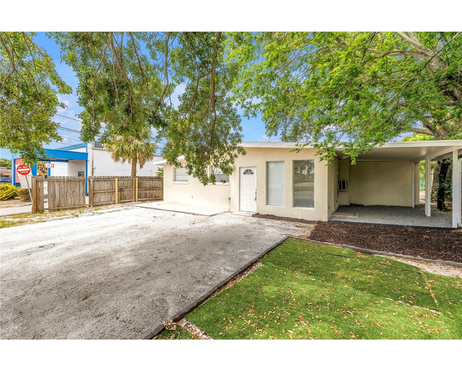 110 NE MONROE CIR N, ST PETERSBURG, FL, 33702