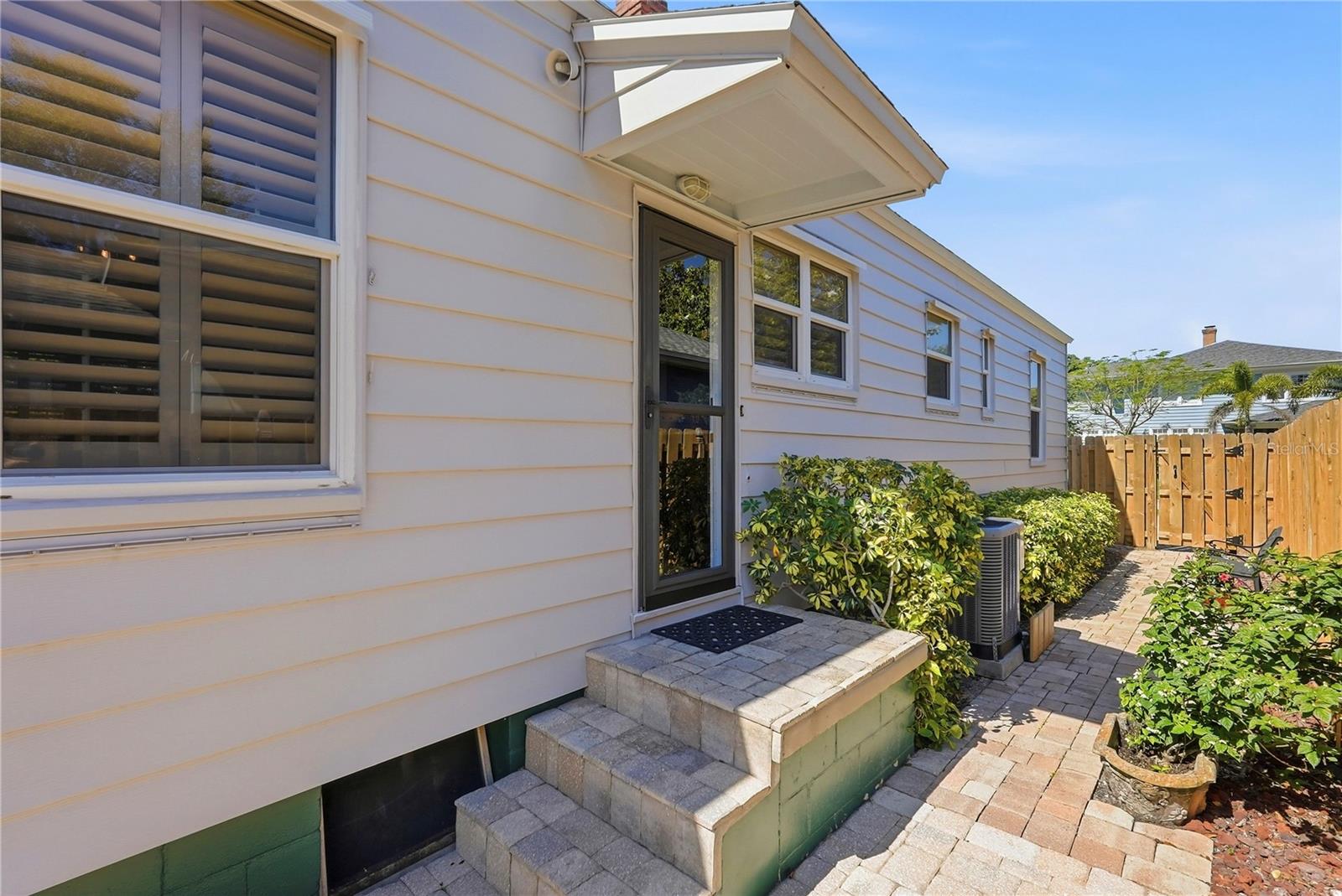 1325 24TH AVE N, ST PETERSBURG, FL, 33704