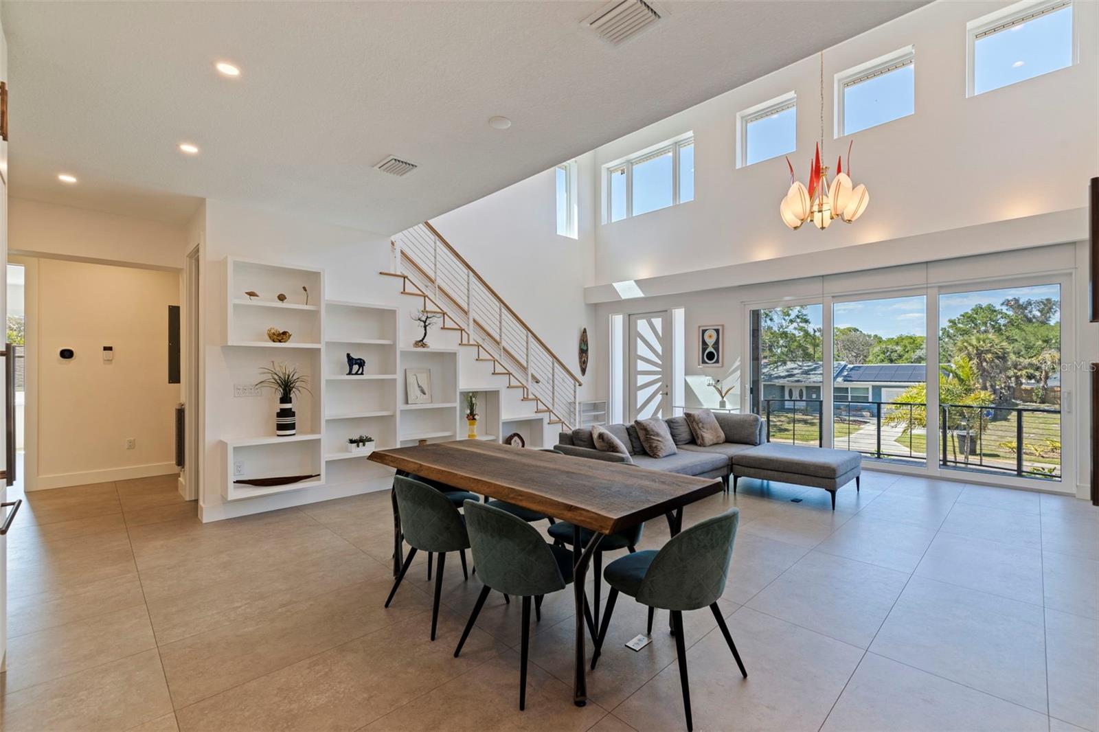 322 80TH AVE NE, ST PETERSBURG, FL, 33702