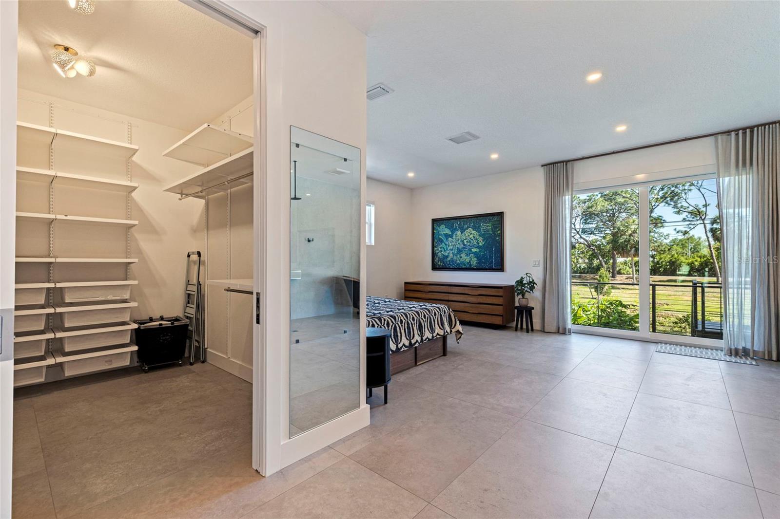 322 80TH AVE NE, ST PETERSBURG, FL, 33702