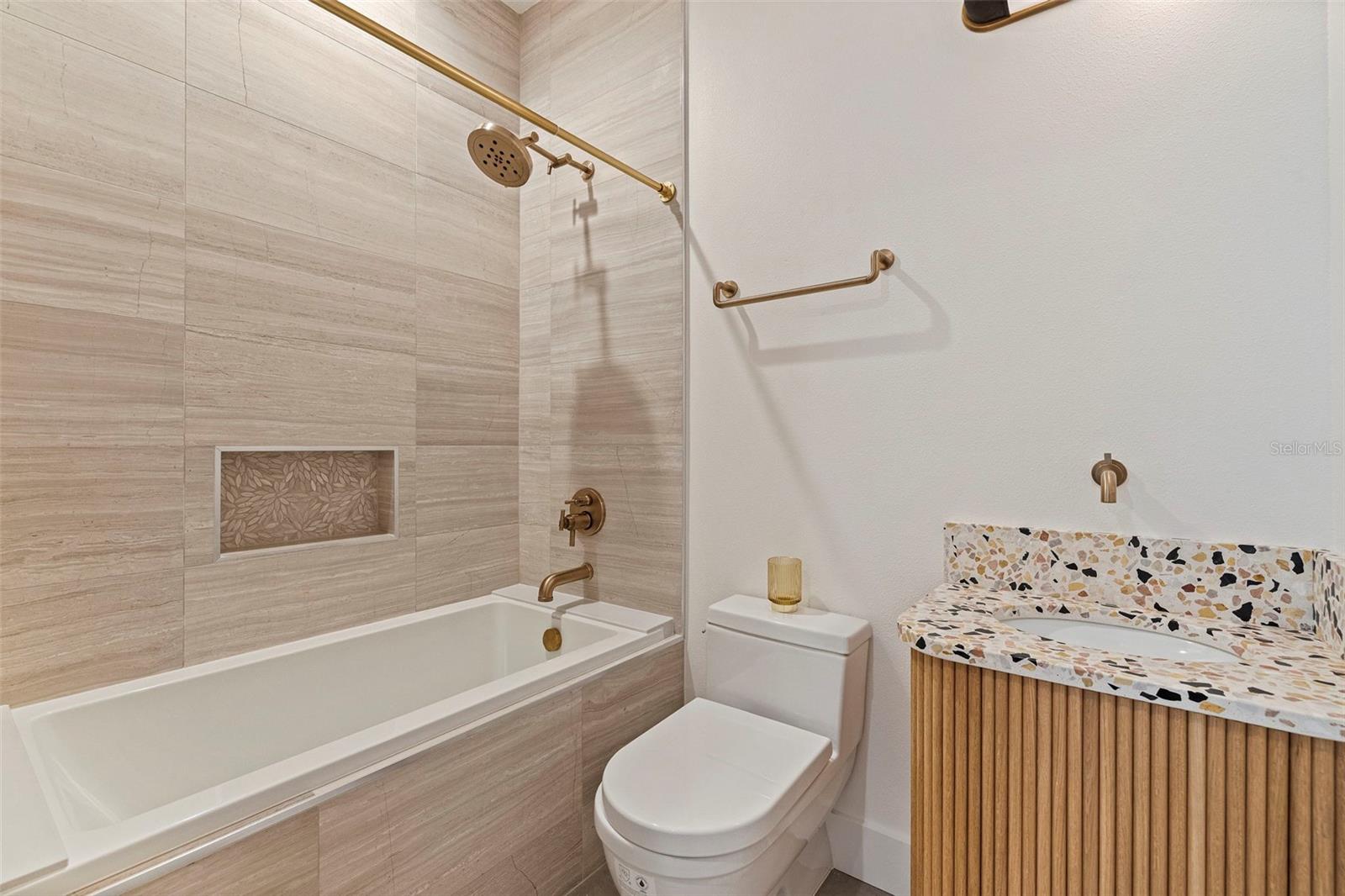 322 80TH AVE NE, ST PETERSBURG, FL, 33702